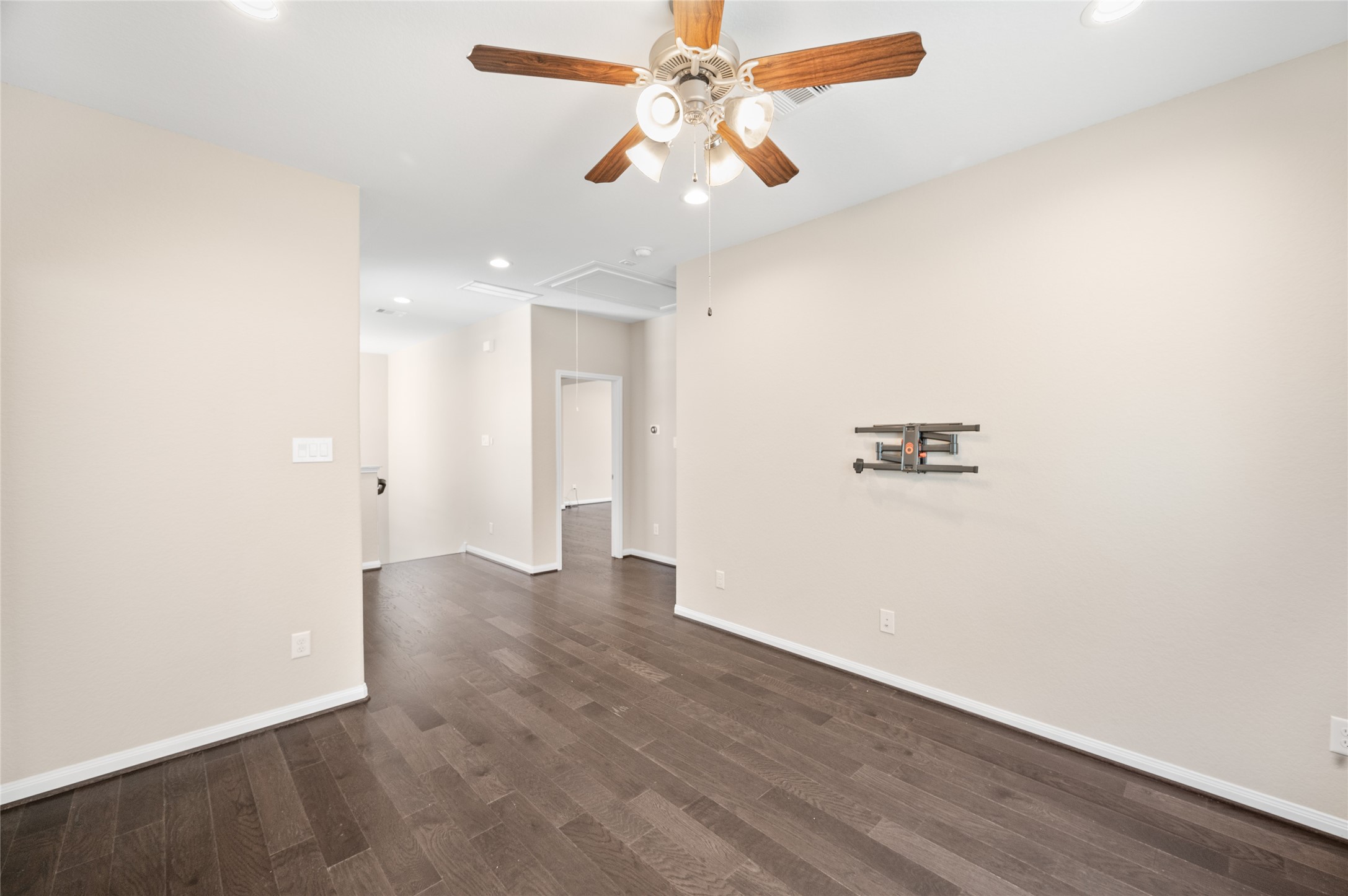 10013 Steeple Farms Drive, Houston, TX 77080