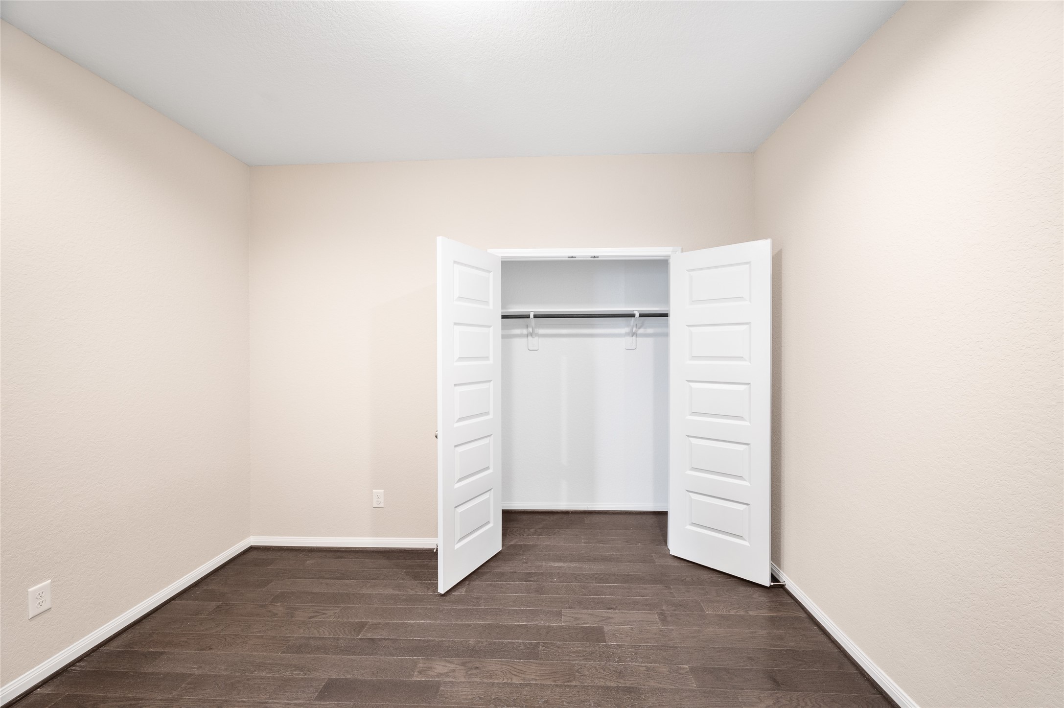 10013 Steeple Farms Drive, Houston, TX 77080
