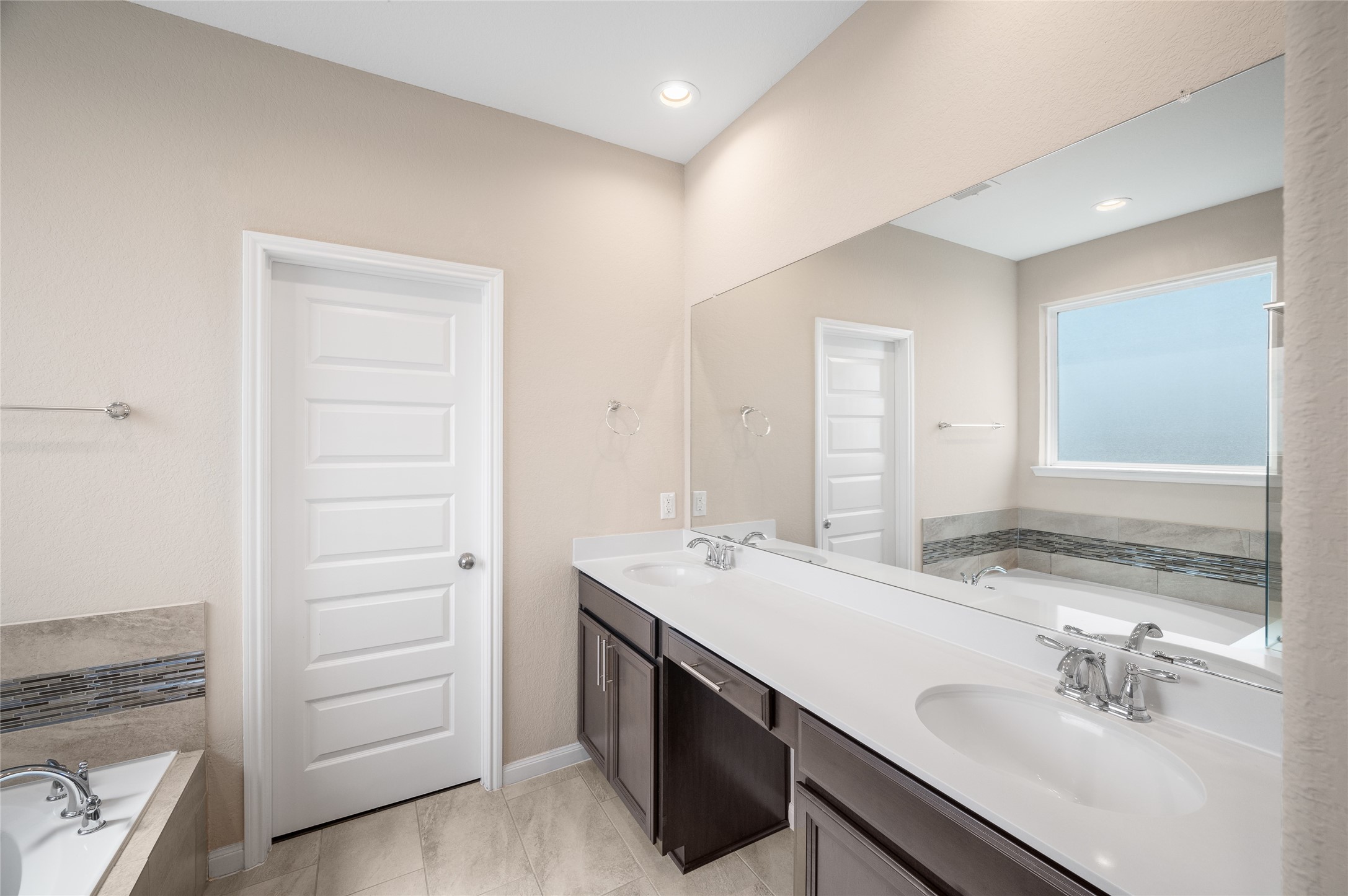 10013 Steeple Farms Drive, Houston, TX 77080