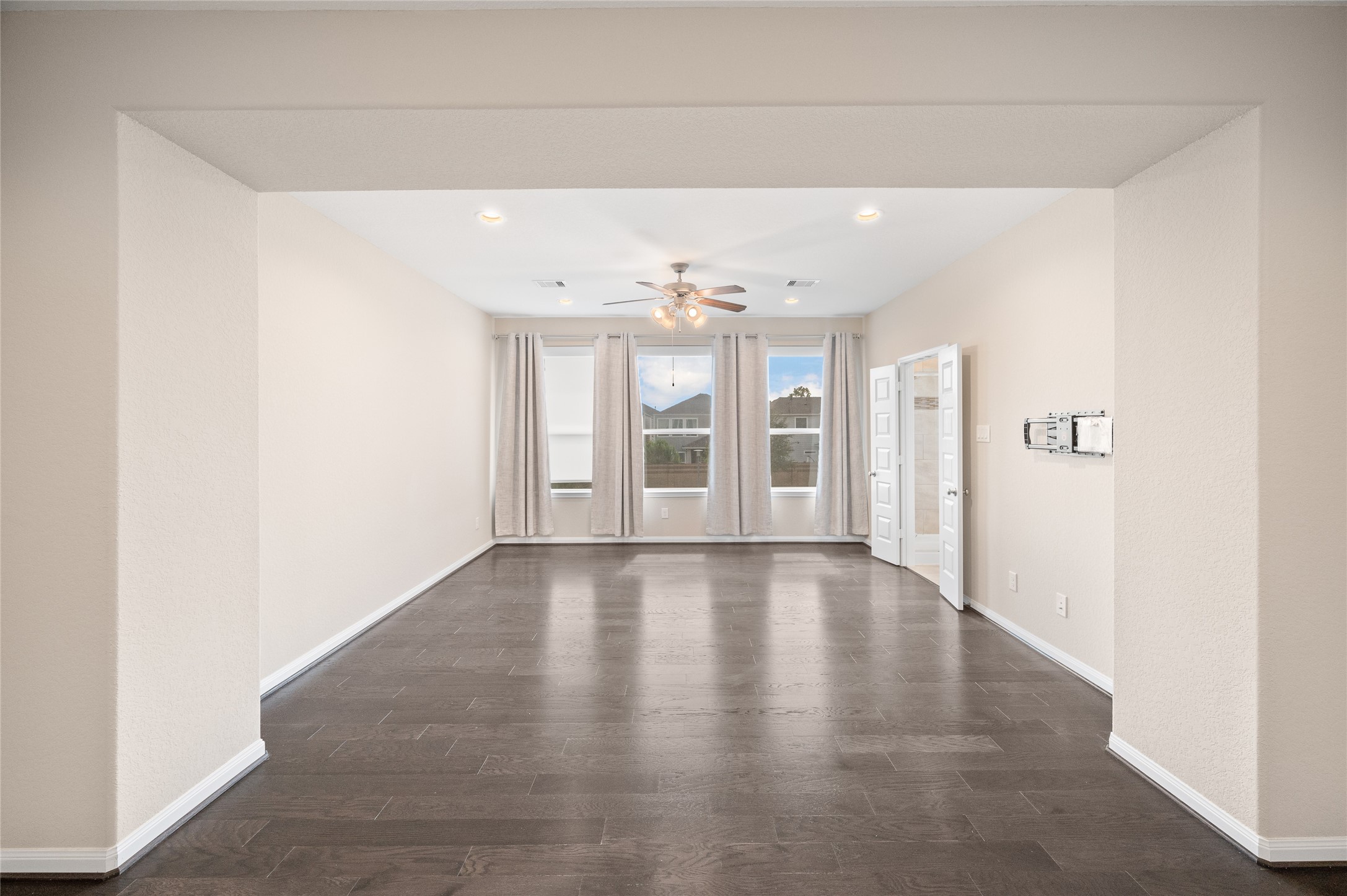 10013 Steeple Farms Drive, Houston, TX 77080
