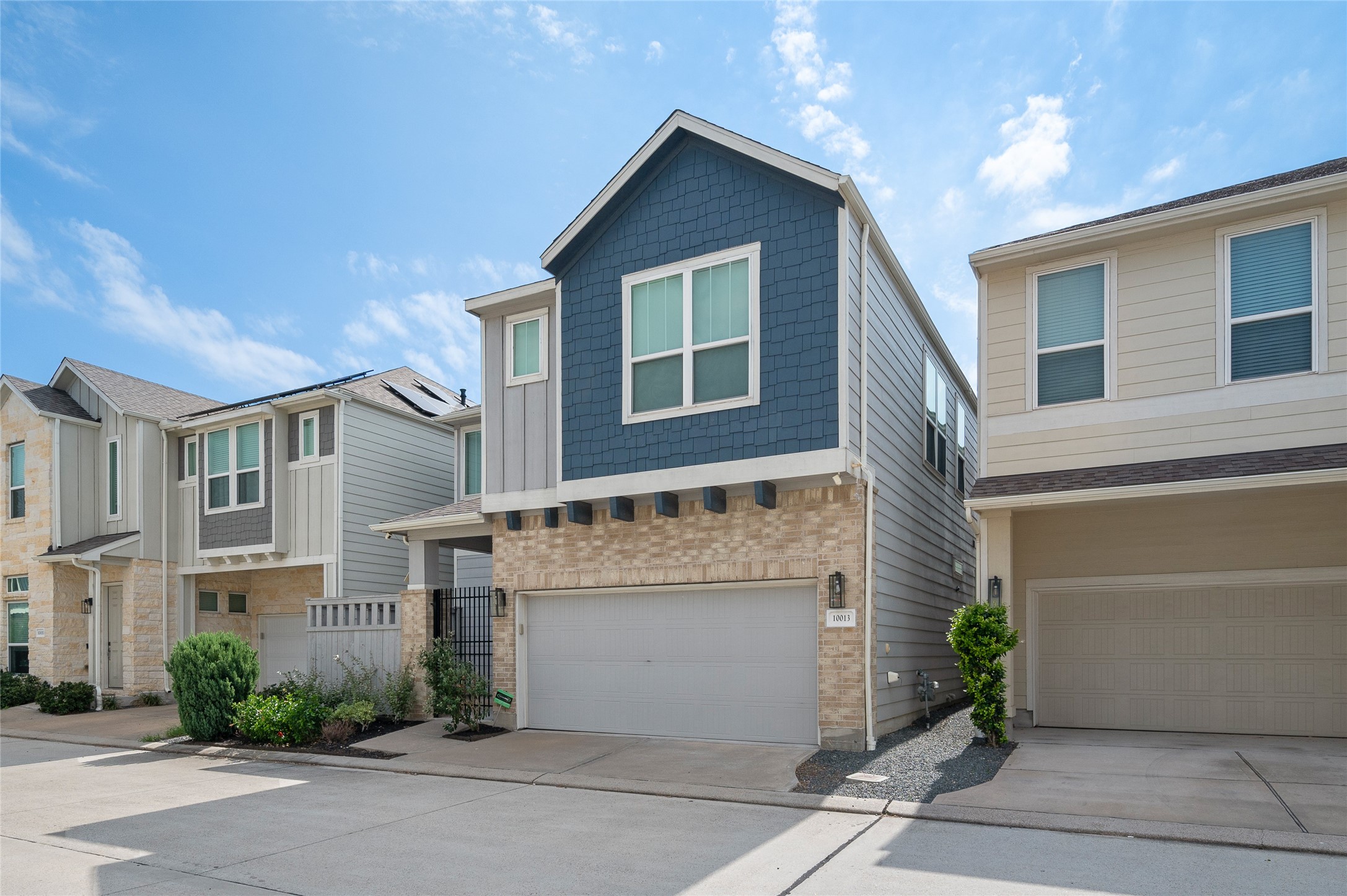 10013 Steeple Farms Drive, Houston, TX 77080