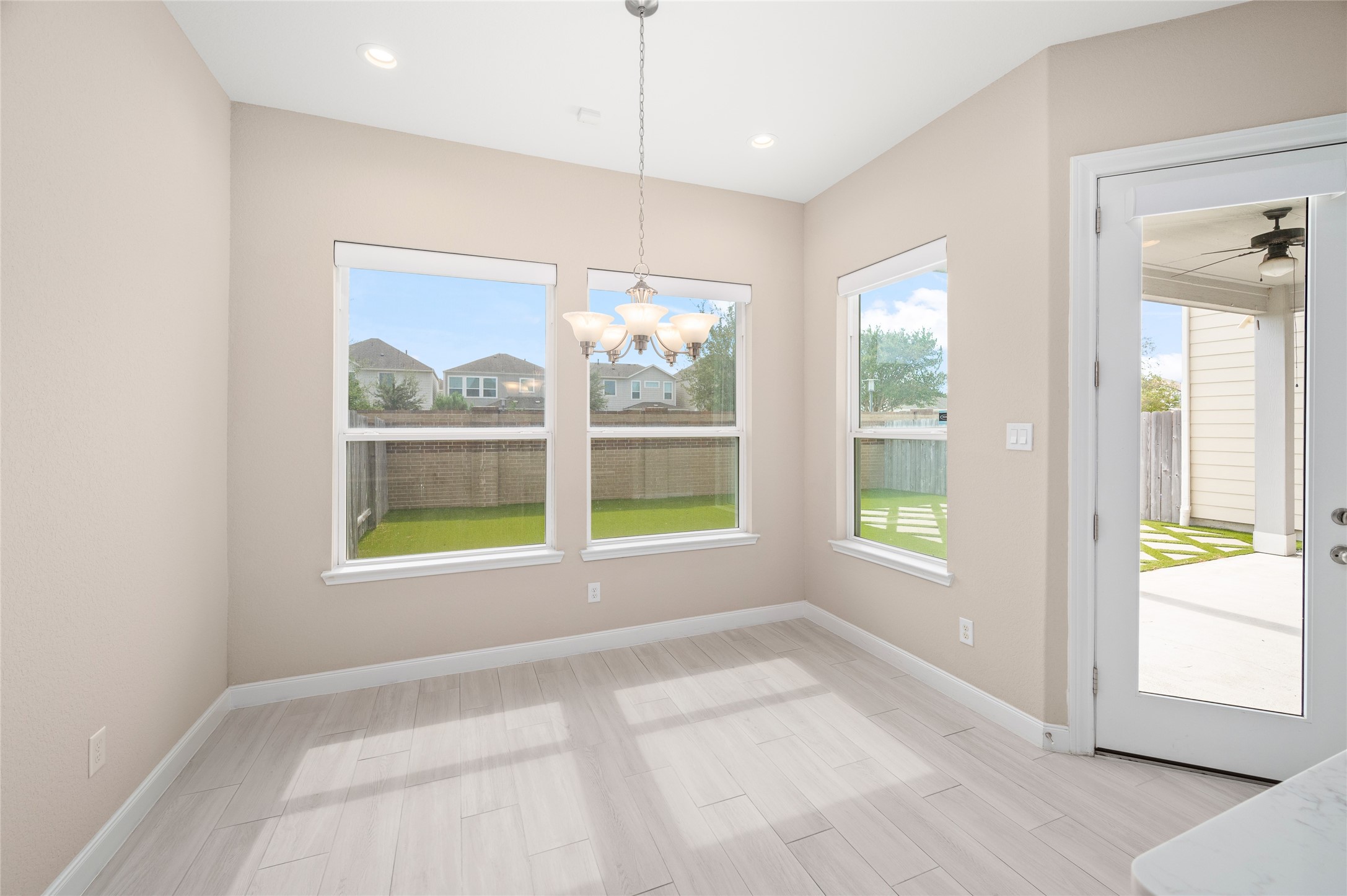 10013 Steeple Farms Drive, Houston, TX 77080