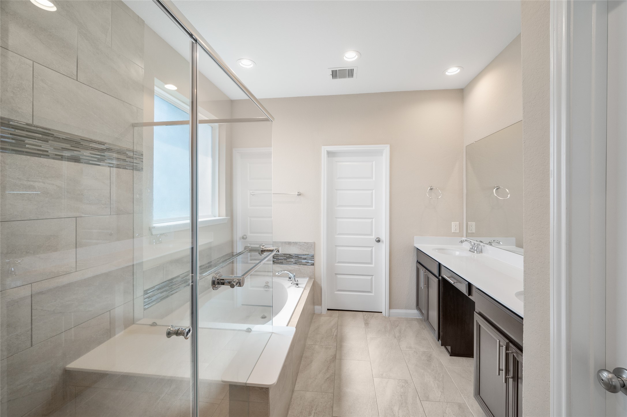 10013 Steeple Farms Drive, Houston, TX 77080