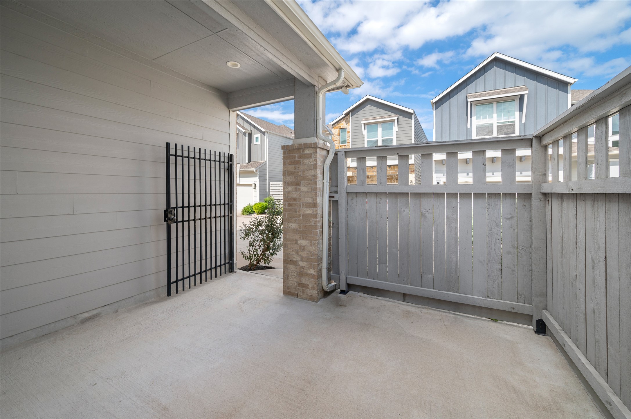 10013 Steeple Farms Drive, Houston, TX 77080