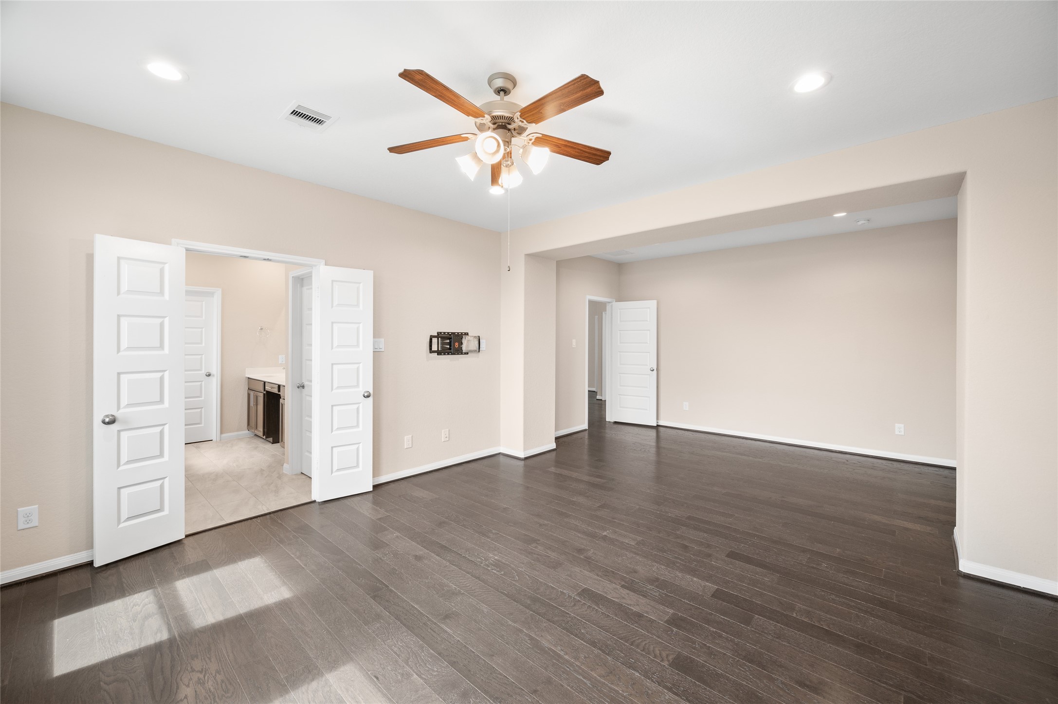 10013 Steeple Farms Drive, Houston, TX 77080