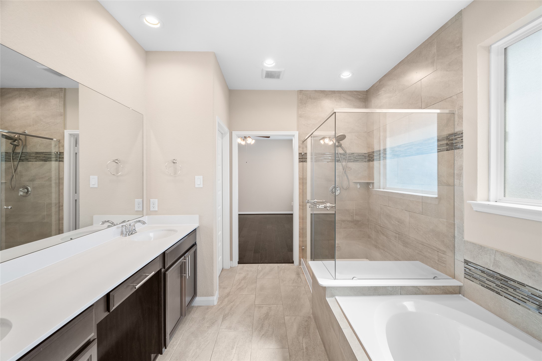 10013 Steeple Farms Drive, Houston, TX 77080