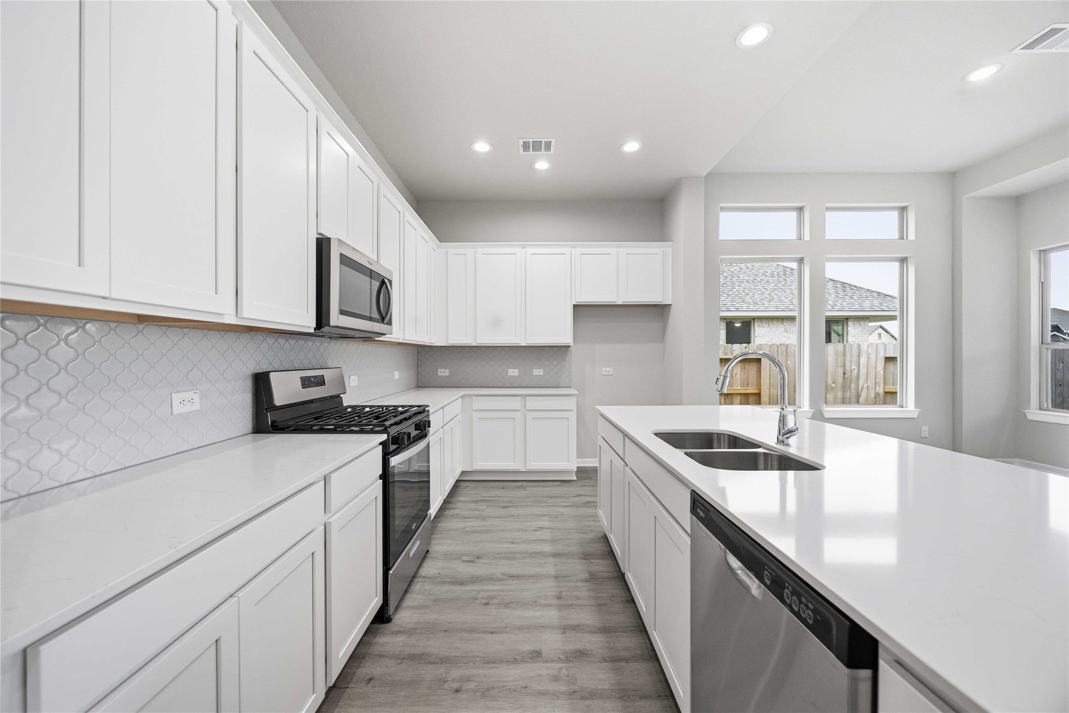 2717 Mackinac Bay Drive, La Marque, TX 77568