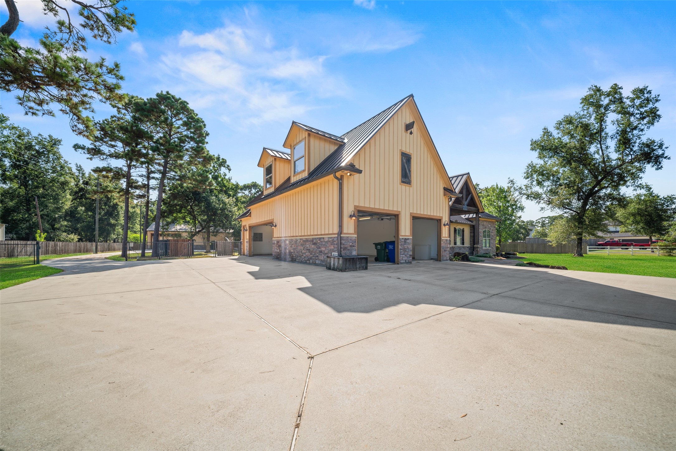 21710 Pino Lane, Crosby, TX 77532