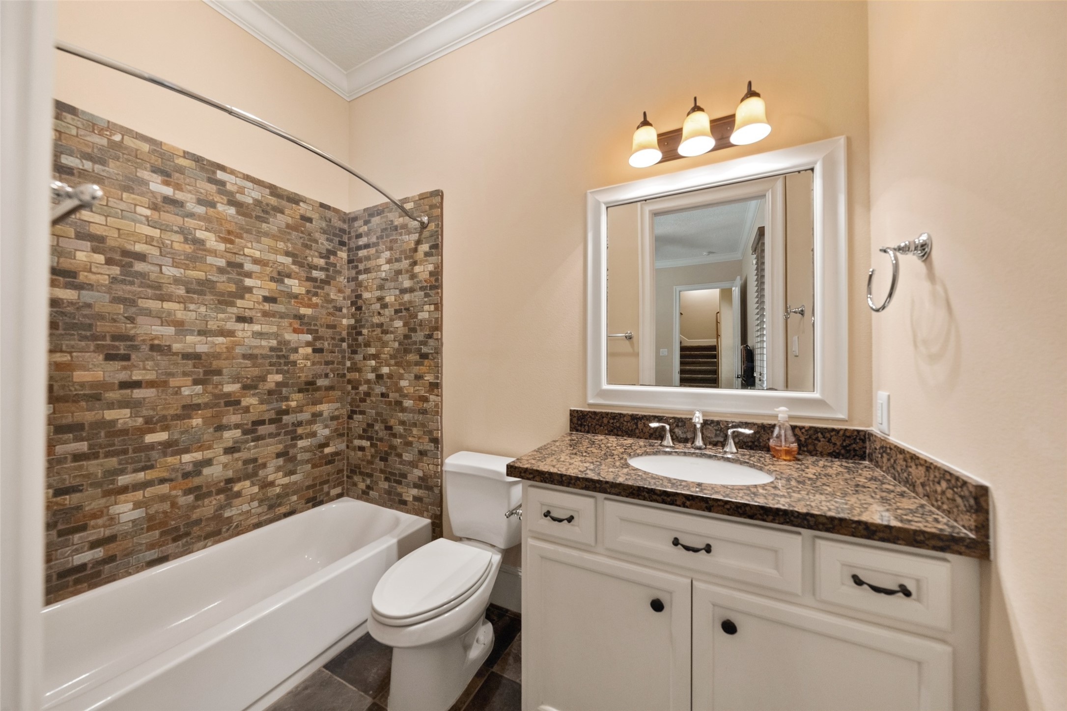 Private en-suite bathroom in guest room for ultimate comfort and convenience.
