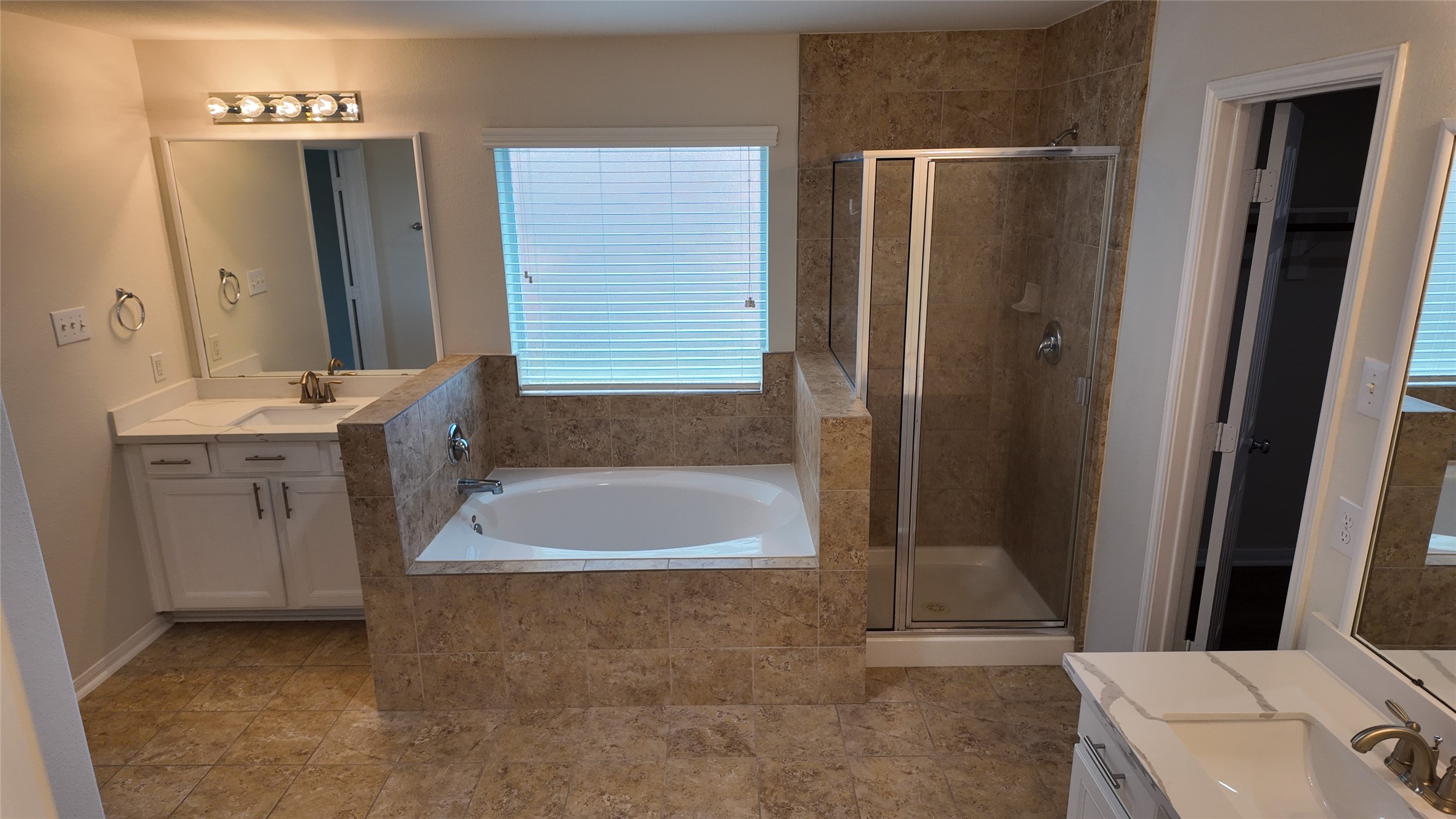 4713 HIGH CREEK CT, Alvin, TX 77511