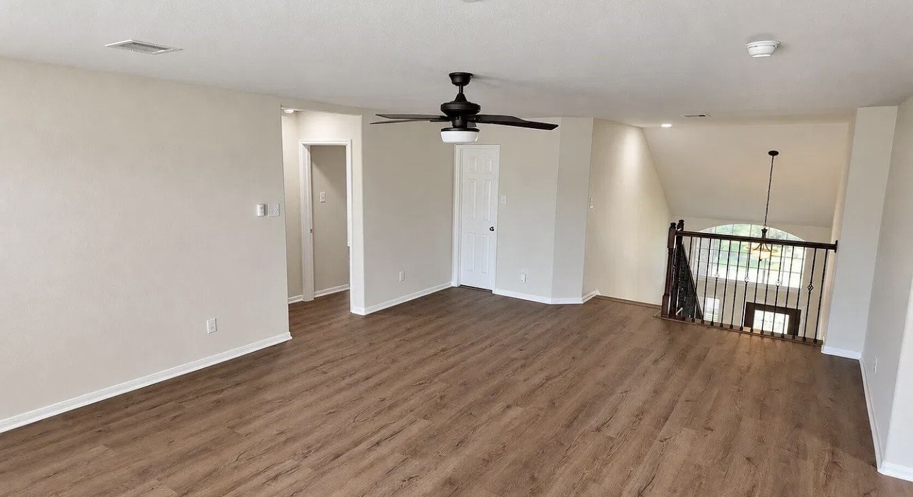 UPSTAIRS GAMEROOM