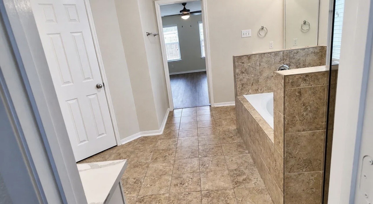 4713 HIGH CREEK CT, Alvin, TX 77511