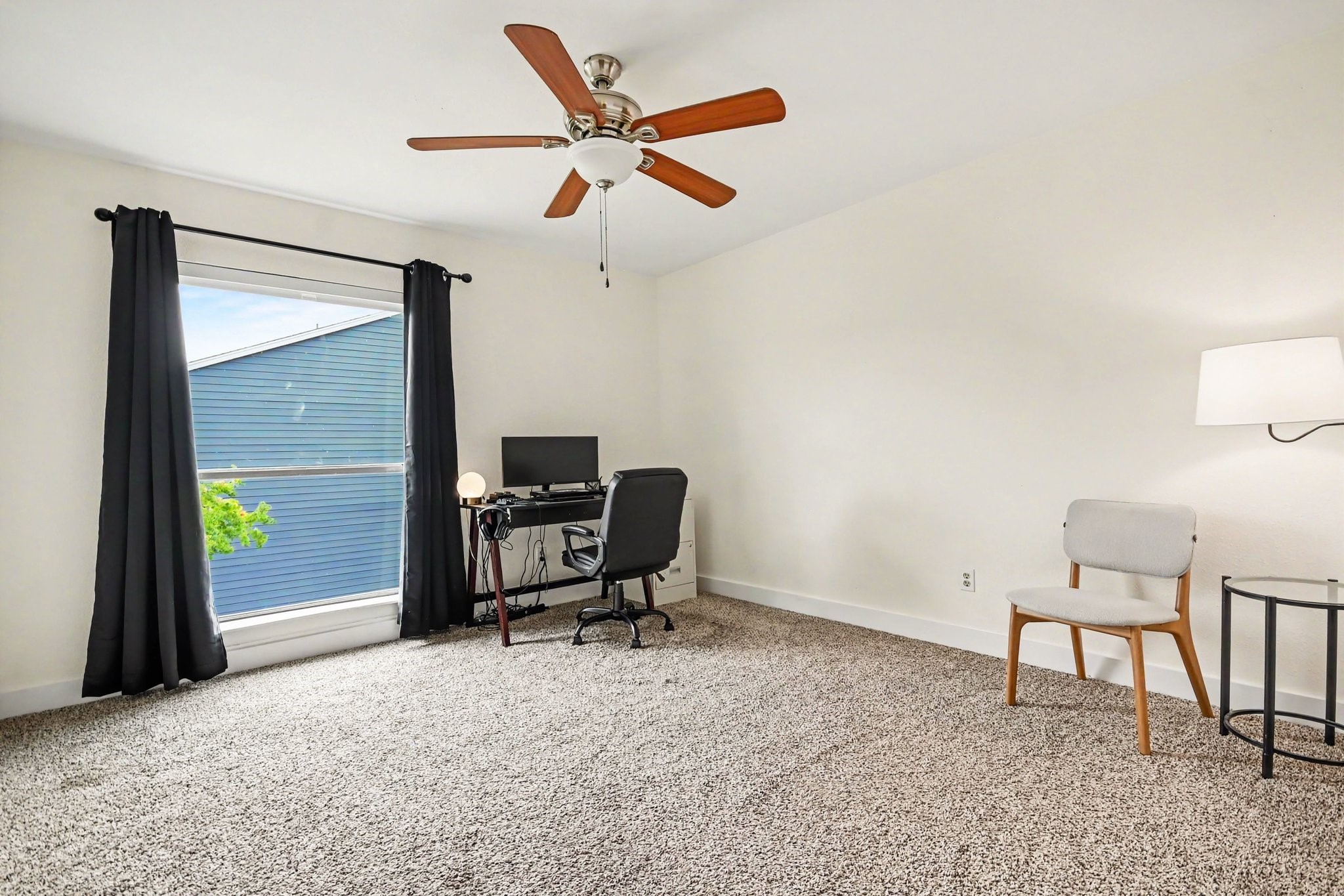 Second bedroom with flexible space for office or guests