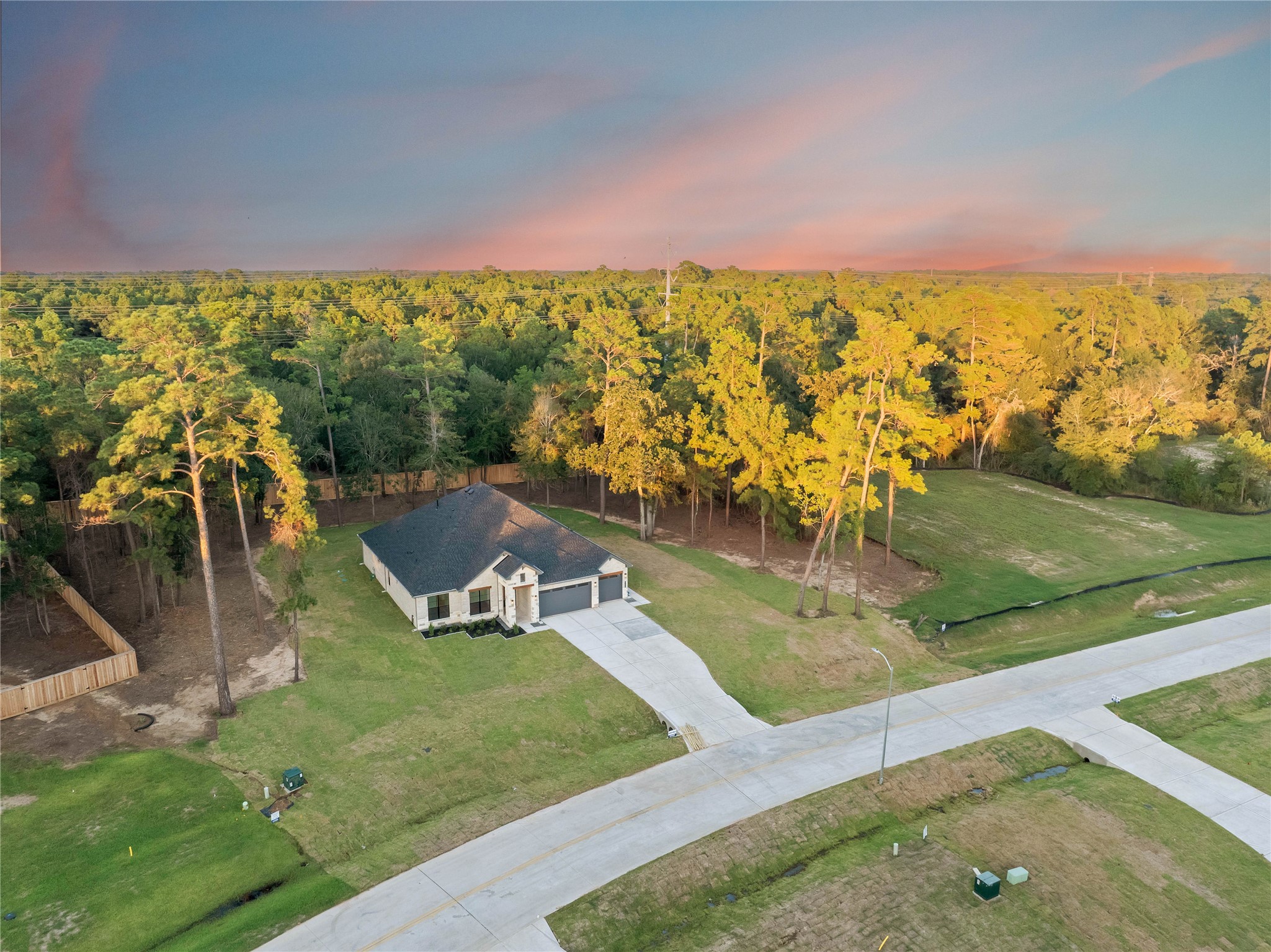 352 Louvenia Court, Pinehurst, TX 77362