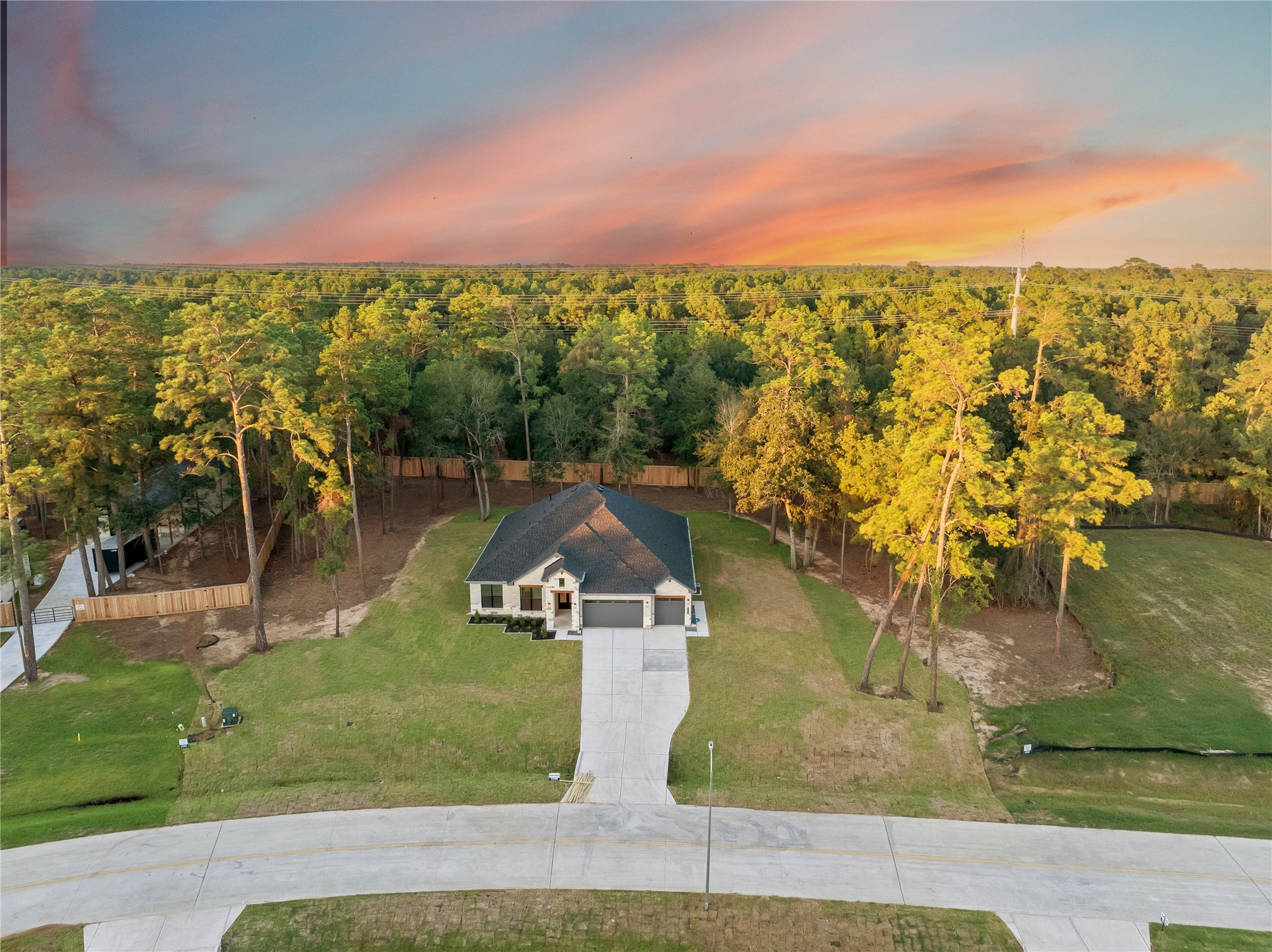 352 Louvenia Court, Pinehurst, TX 77362