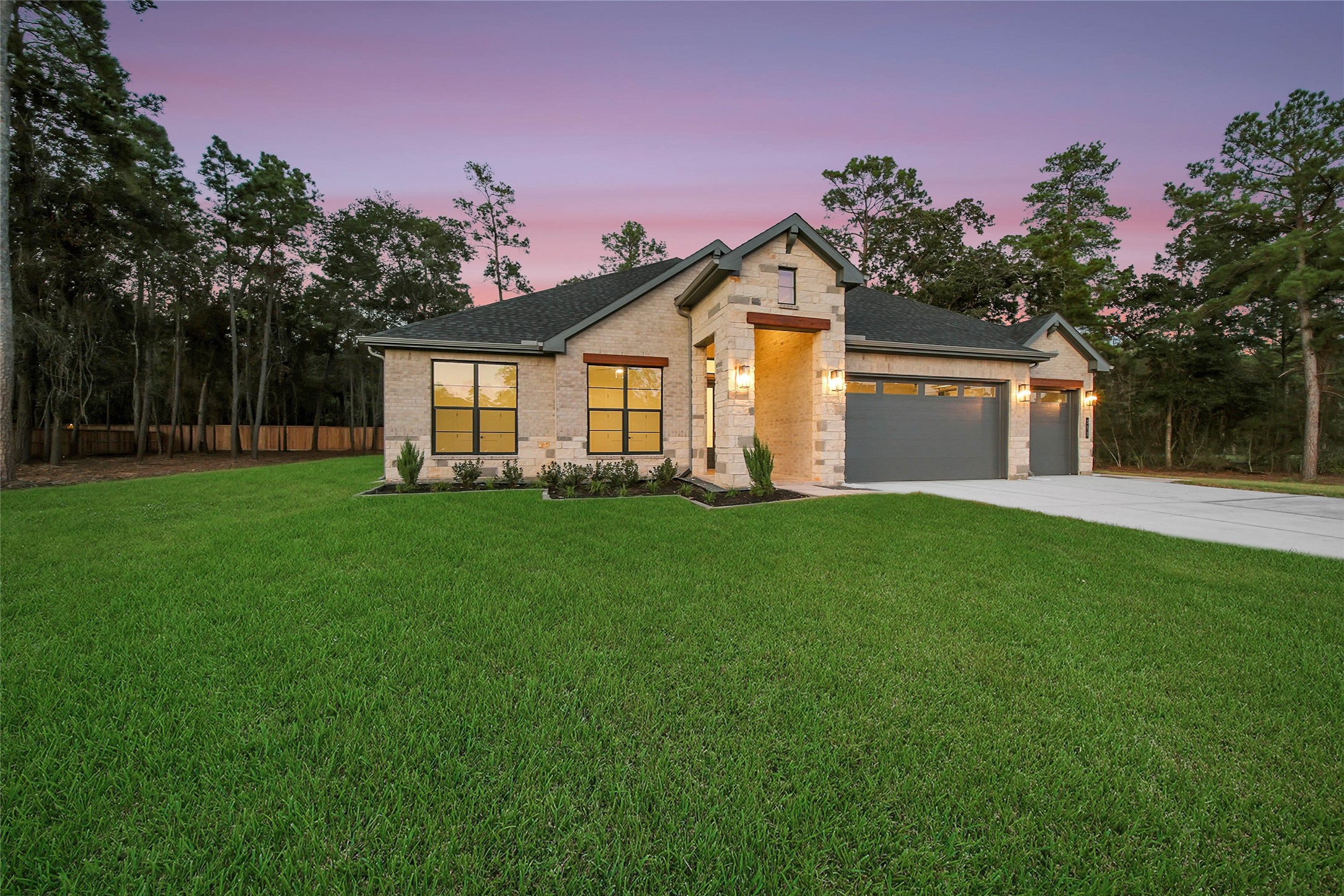 352 Louvenia Court, Pinehurst, TX 77362