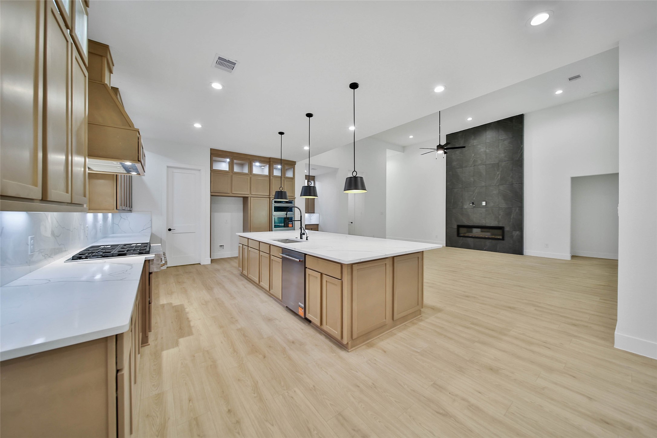 352 Louvenia Court, Pinehurst, TX 77362