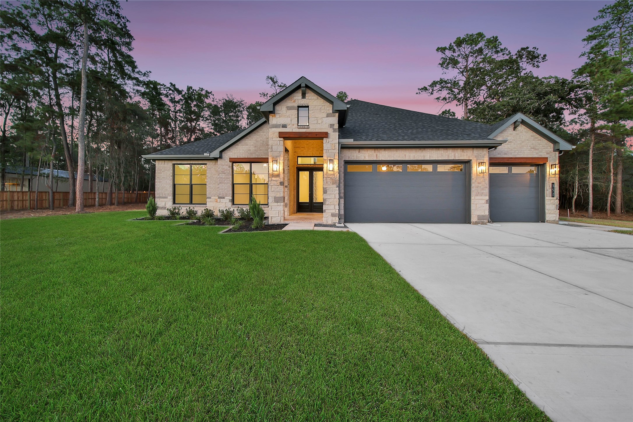352 Louvenia Court, Pinehurst, TX 77362