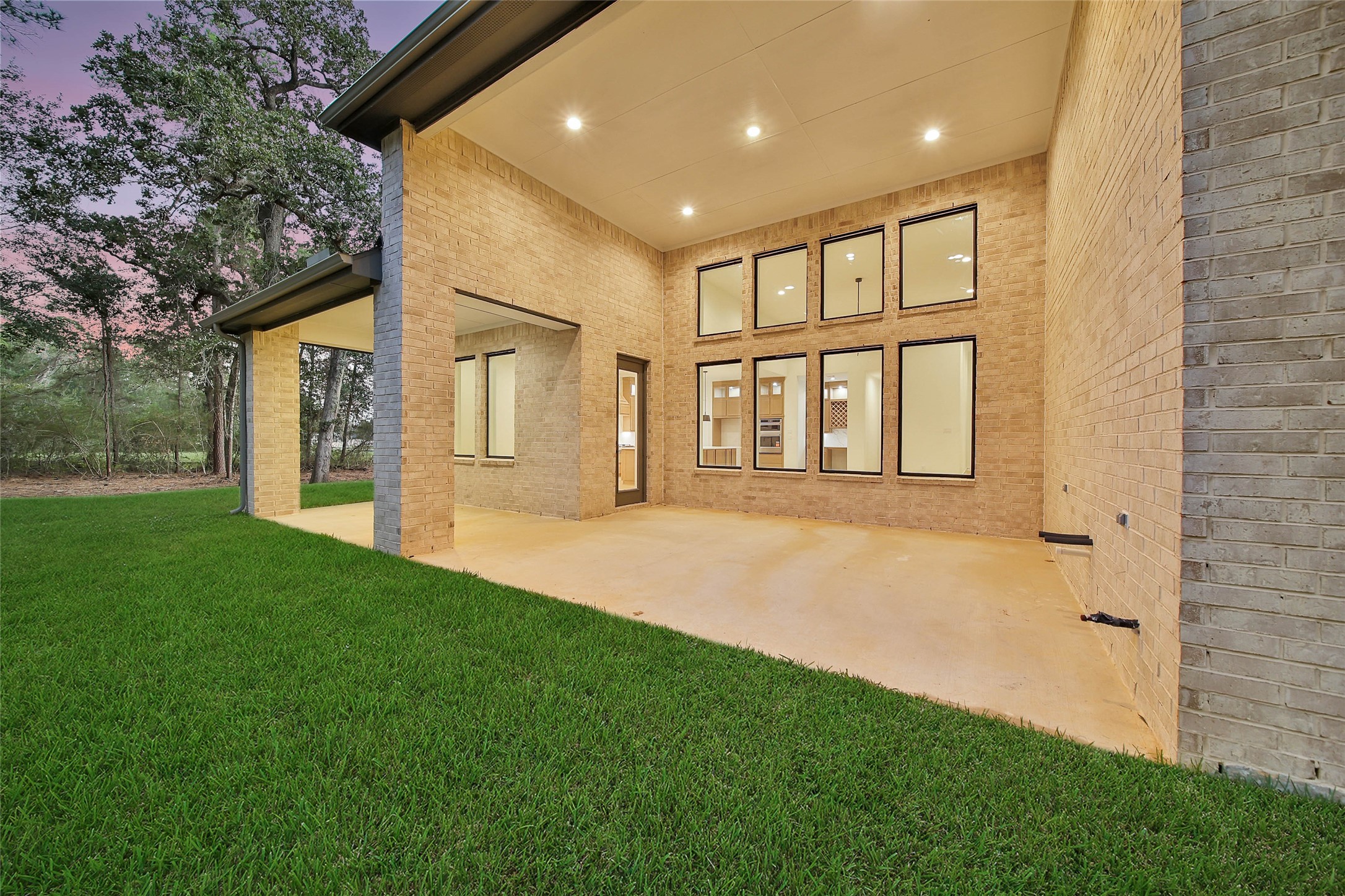 352 Louvenia Court, Pinehurst, TX 77362