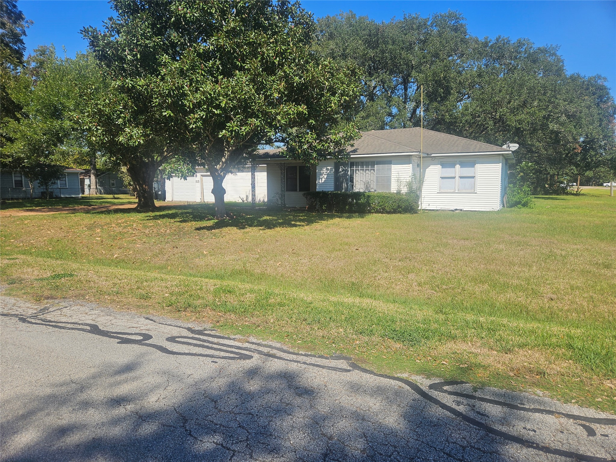 1219 Bernard Avenue, Rosenberg, TX 77471