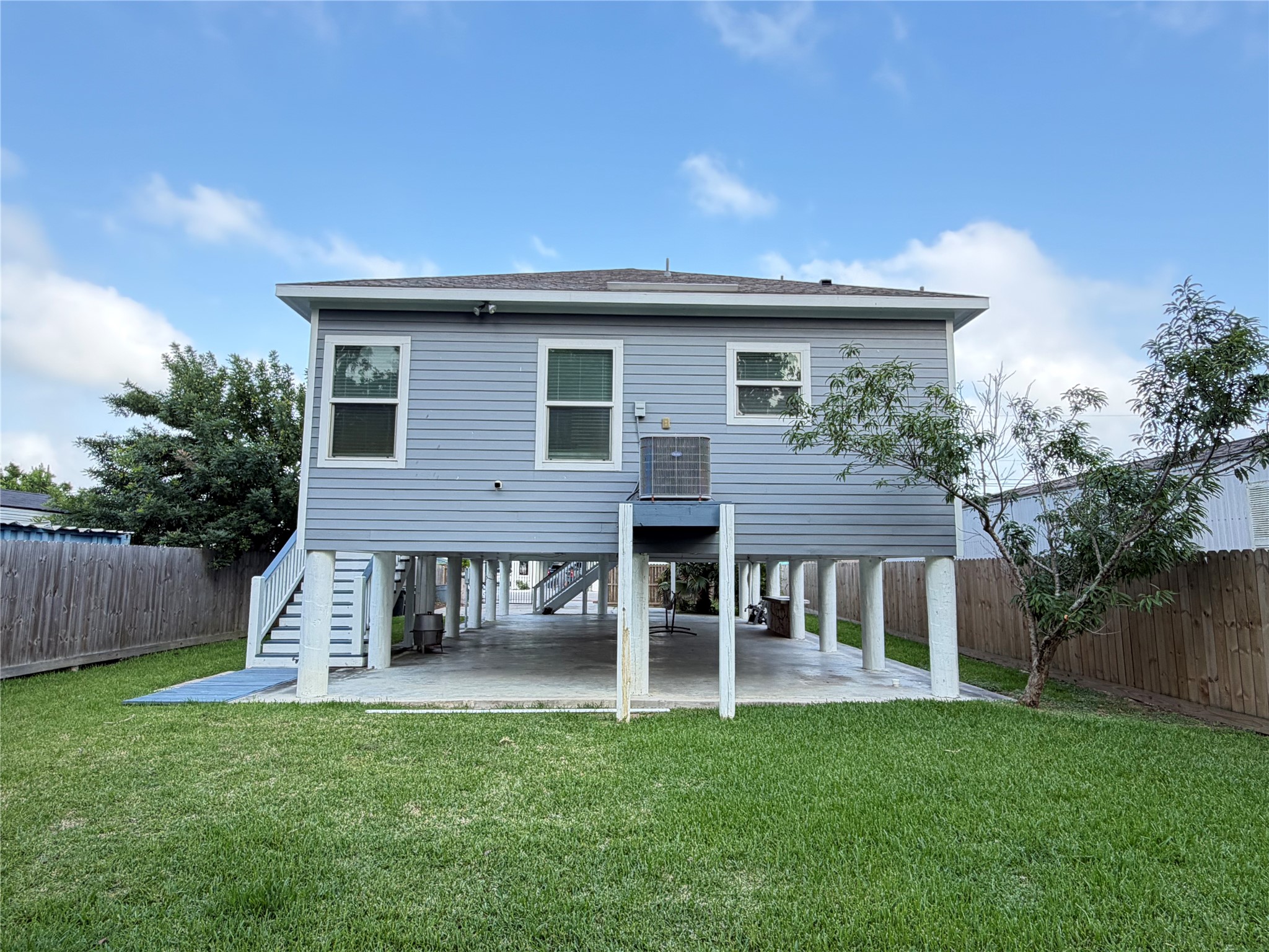 1130 10th Street, Dickinson, TX 77539
