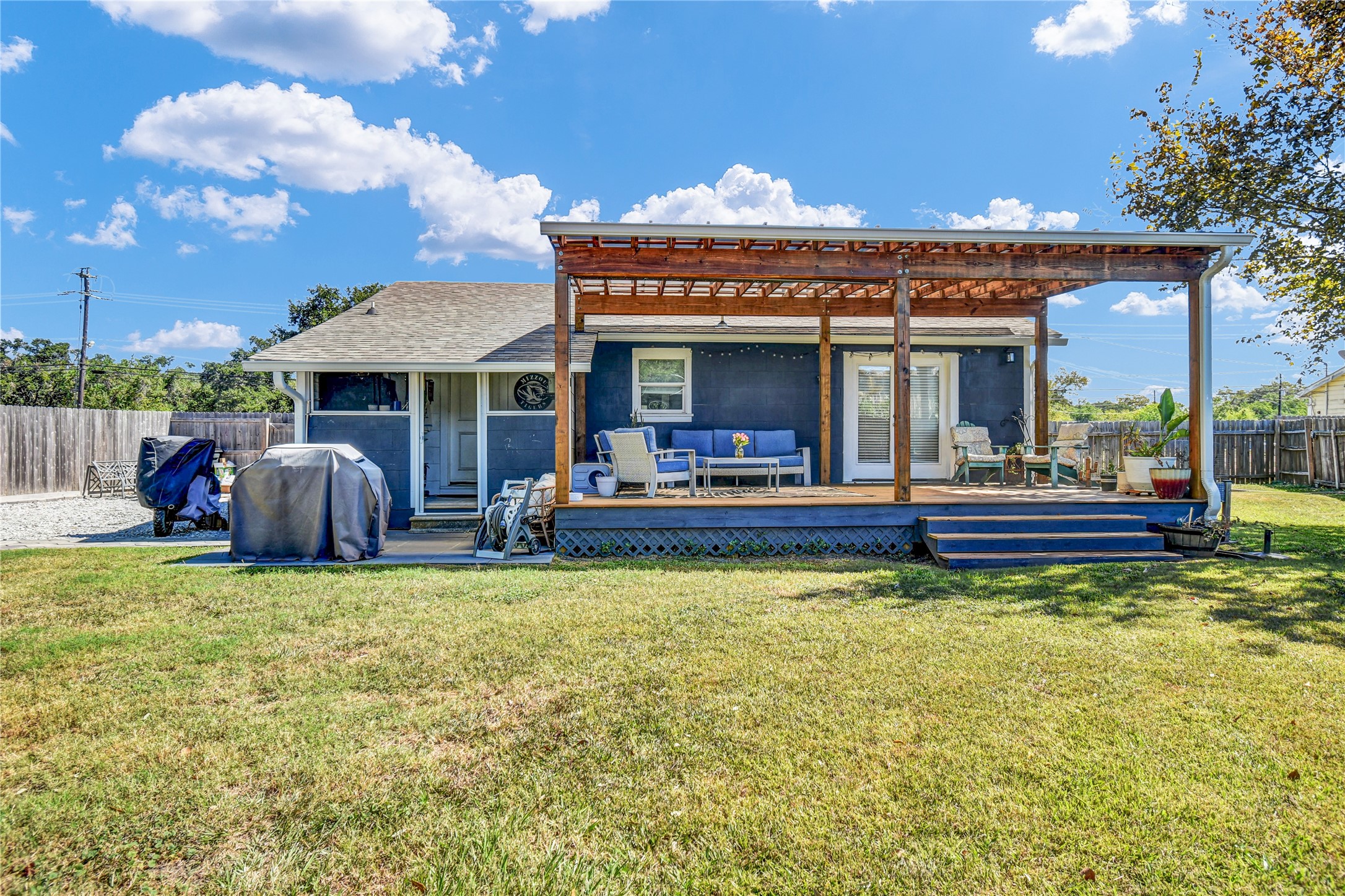 428 S Lazy Lane, Clute, TX 77531