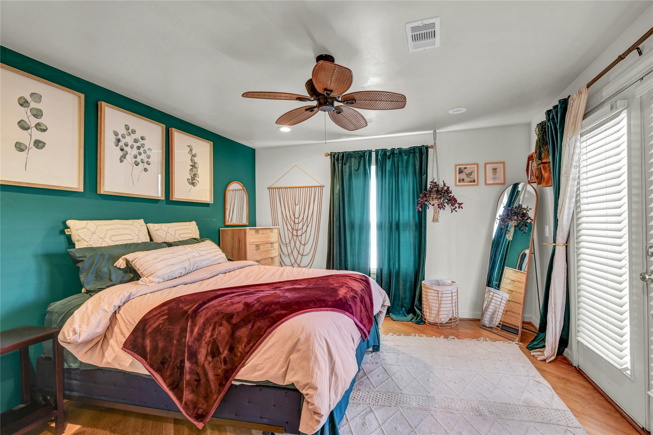 428 S Lazy Lane, Clute, TX 77531