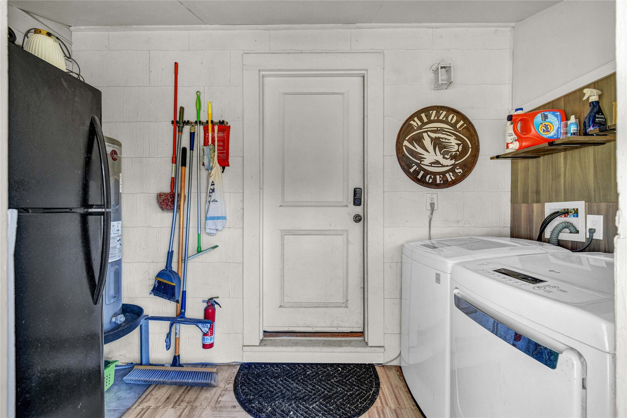 428 S Lazy Lane, Clute, TX 77531