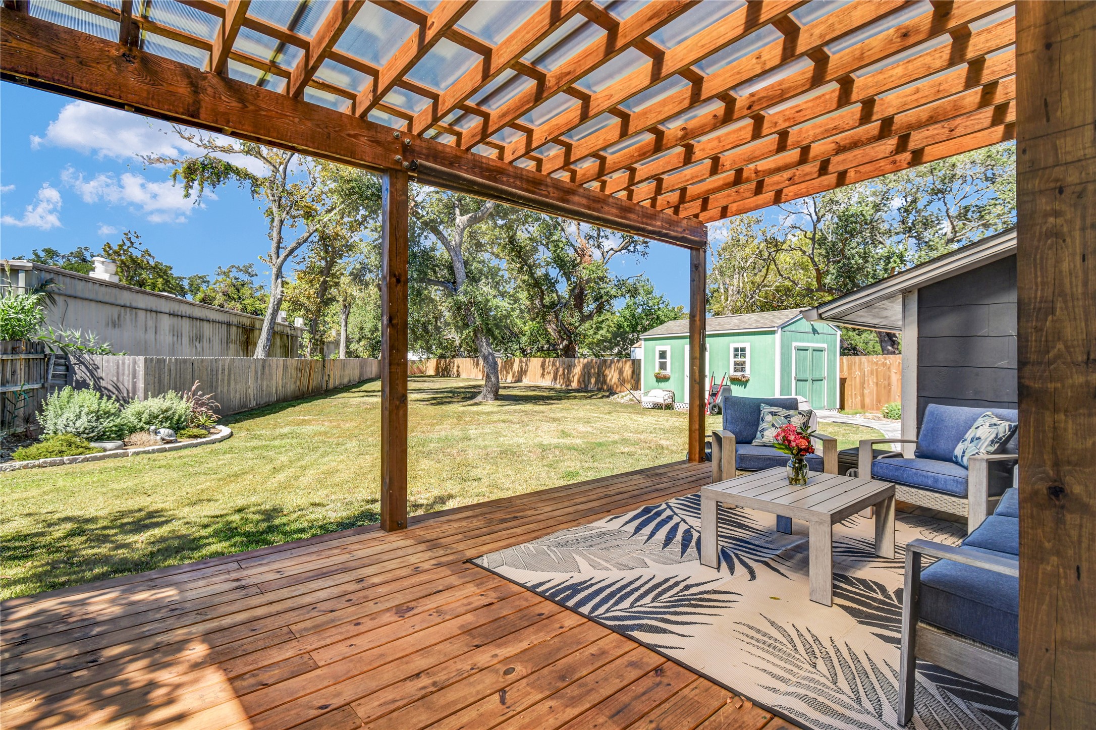 428 S Lazy Lane, Clute, TX 77531