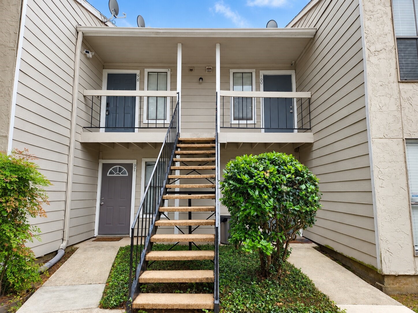 17401 Red Oak Drive, #100, Houston, TX 77090