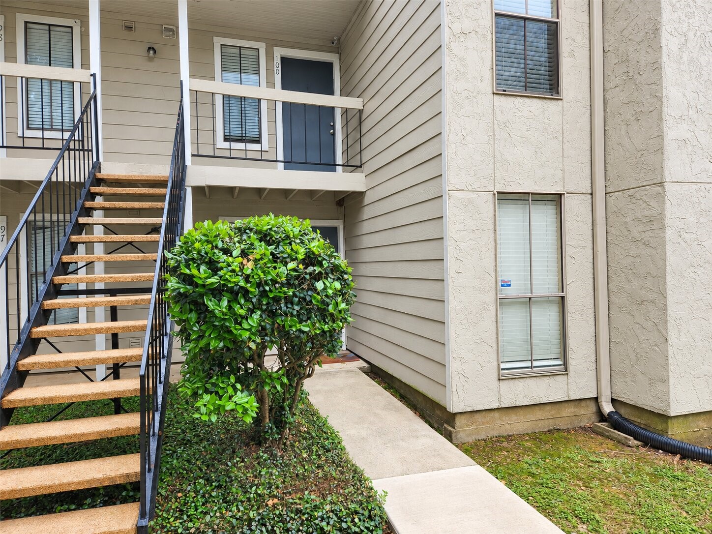 17401 Red Oak Drive, #100, Houston, TX 77090