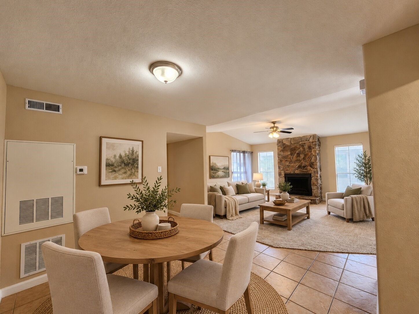 *VIRTUALLY STAGED* *VIRTUALLY STAGED*