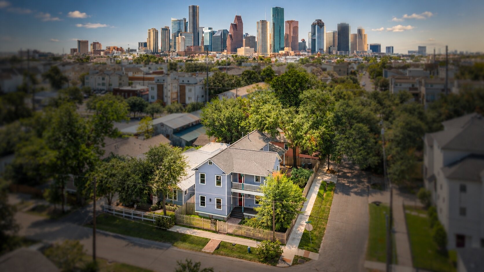 Less than 5 minutes from downtown, Ovid in located the heart of Arts District Houston.