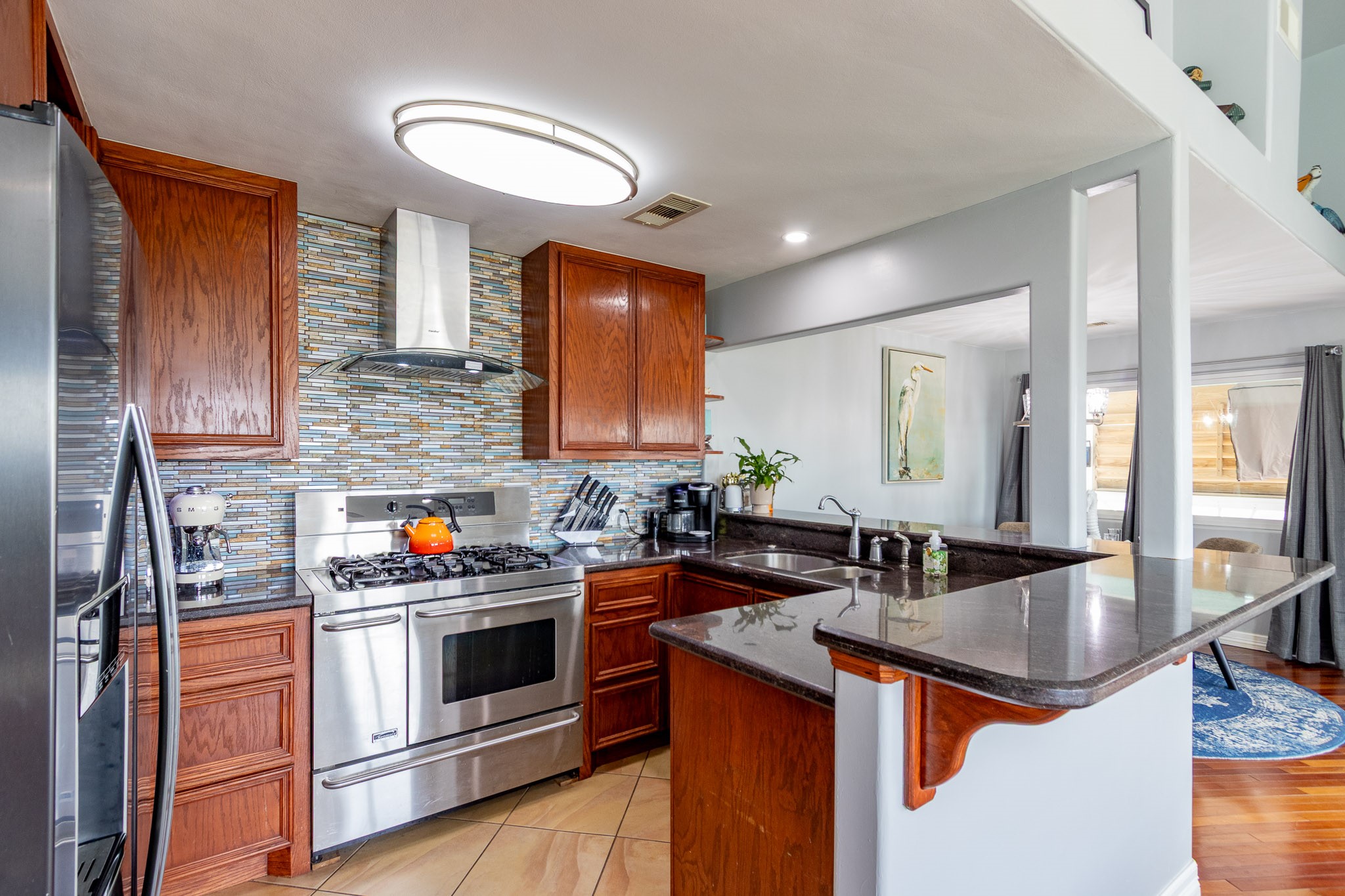 SS appliances.  Gas cooktop, double electric oven