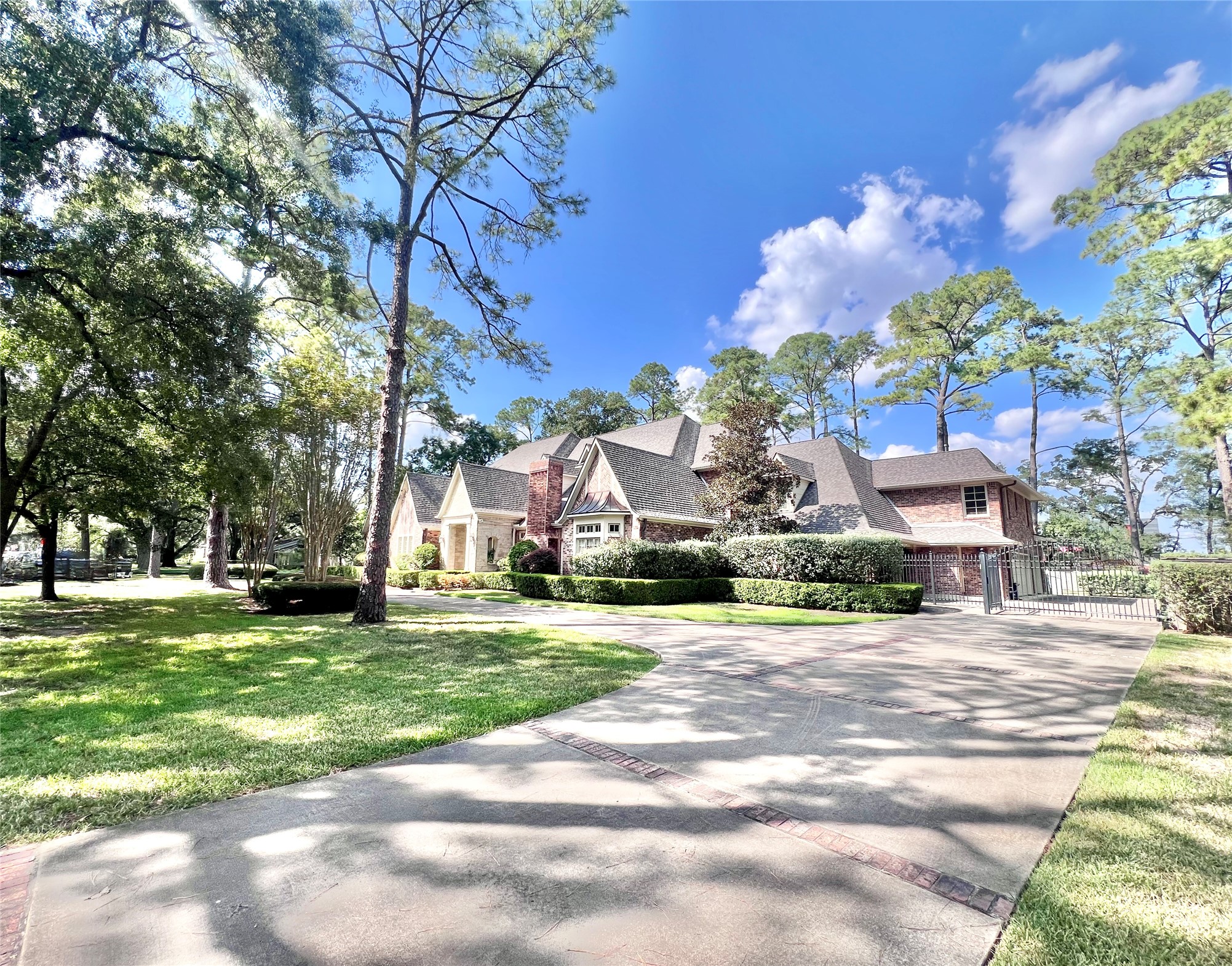 11530 N Lou Al Drive, Houston, TX 77024