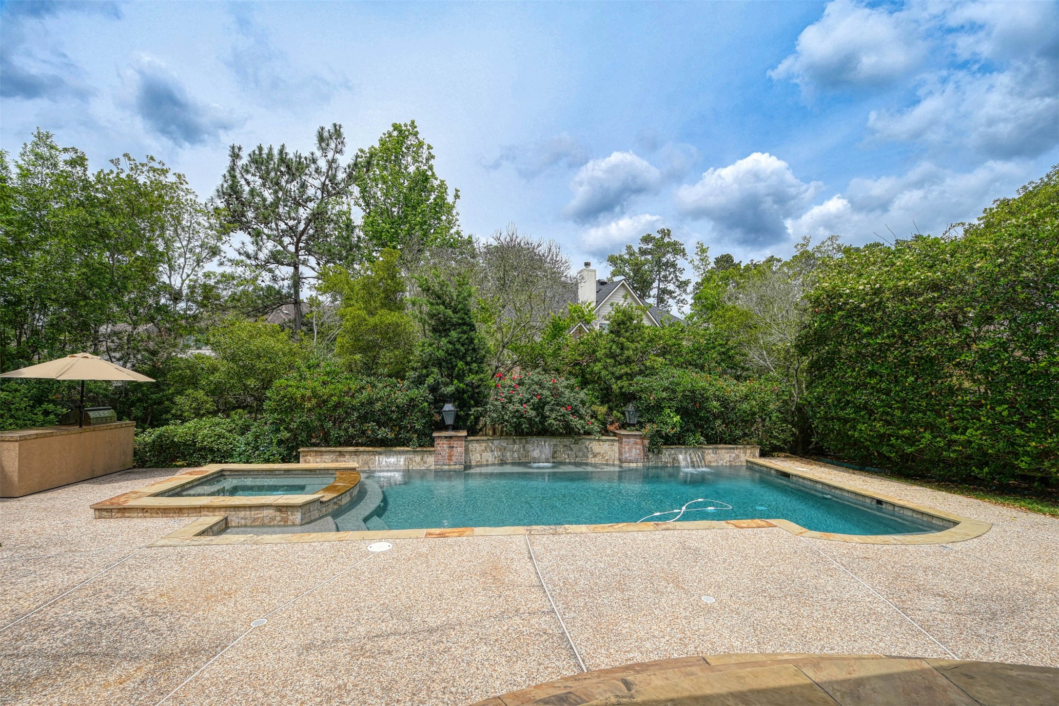 15 E Scribewood Circle, Montgomery, TX 77382