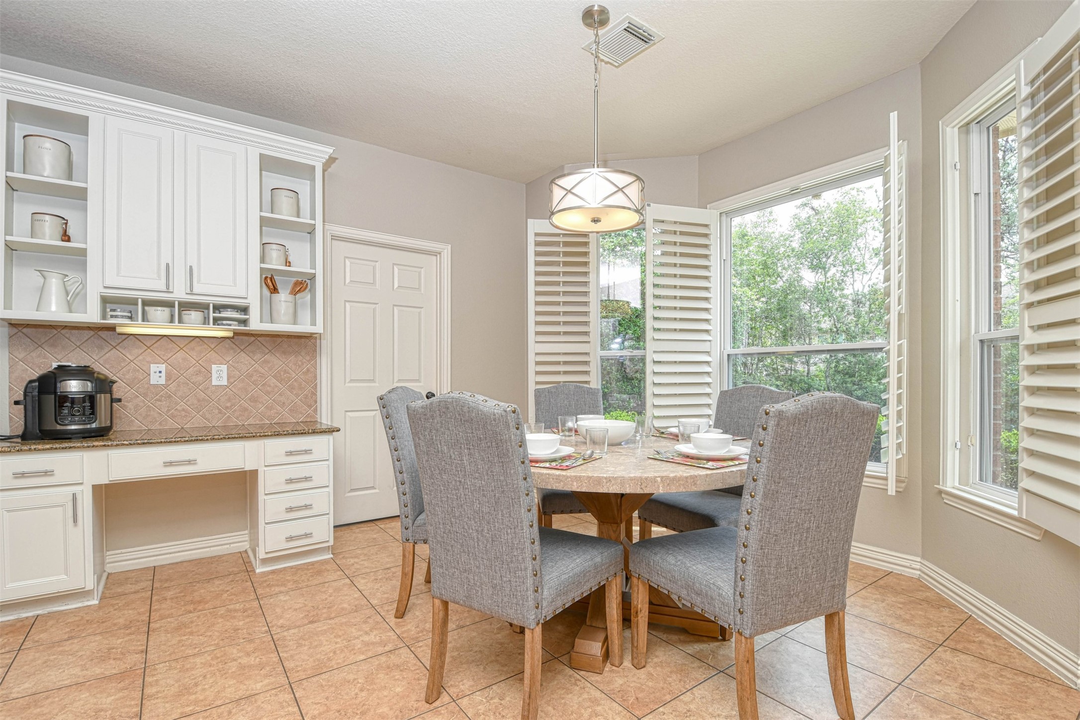 15 E Scribewood Circle, Montgomery, TX 77382