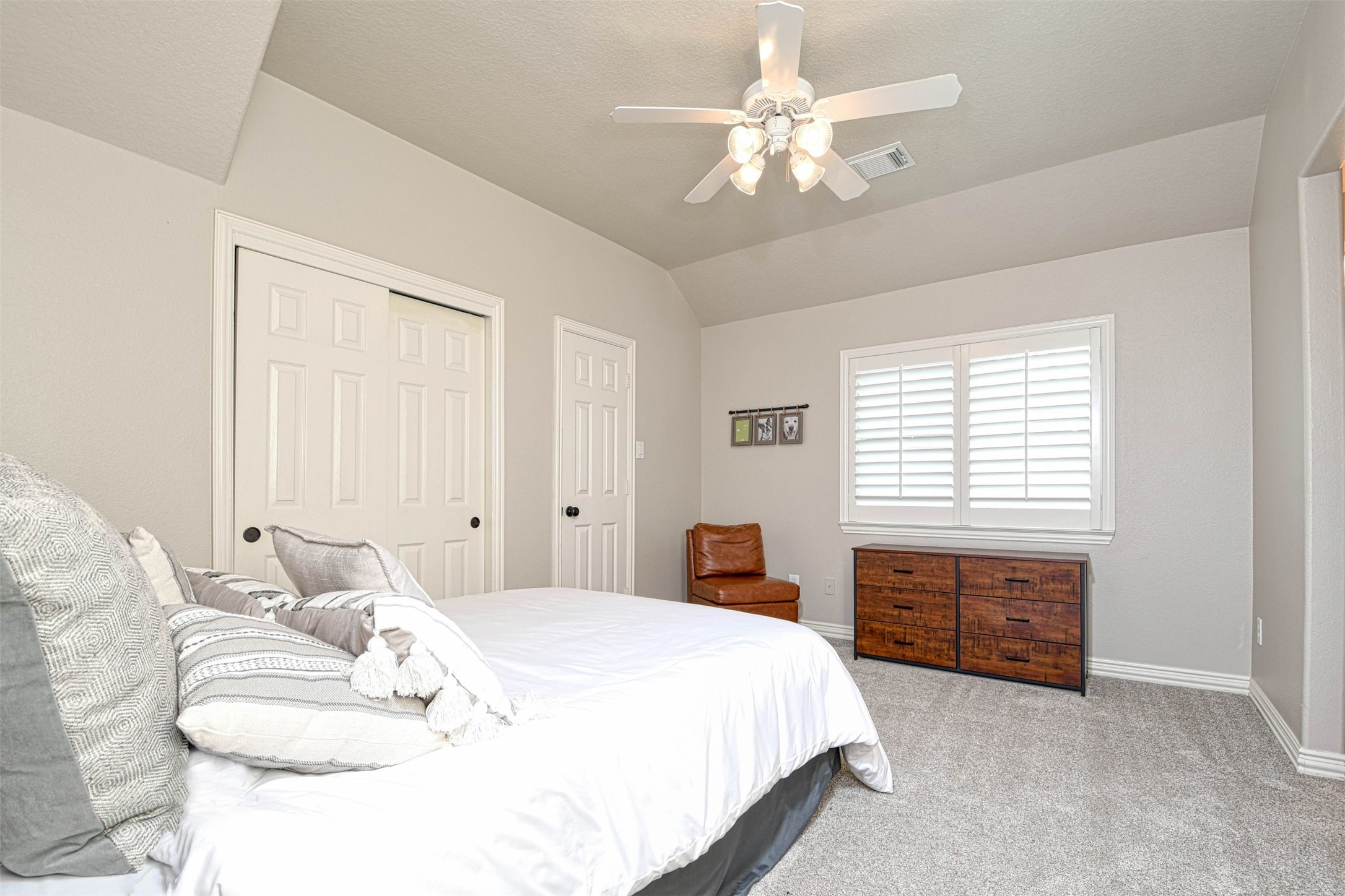 15 E Scribewood Circle, Montgomery, TX 77382