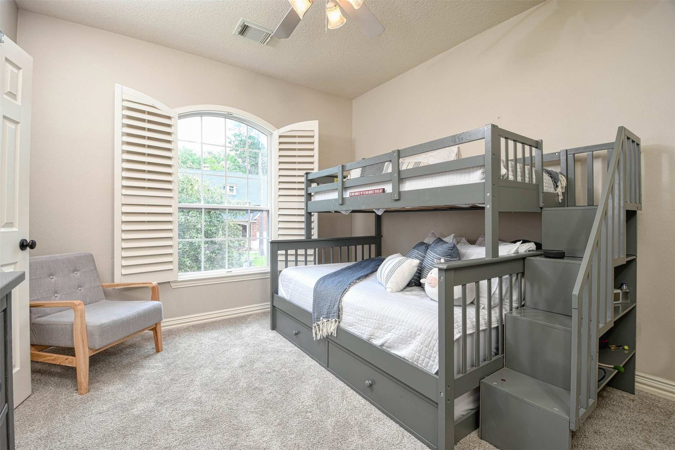 15 E Scribewood Circle, Montgomery, TX 77382