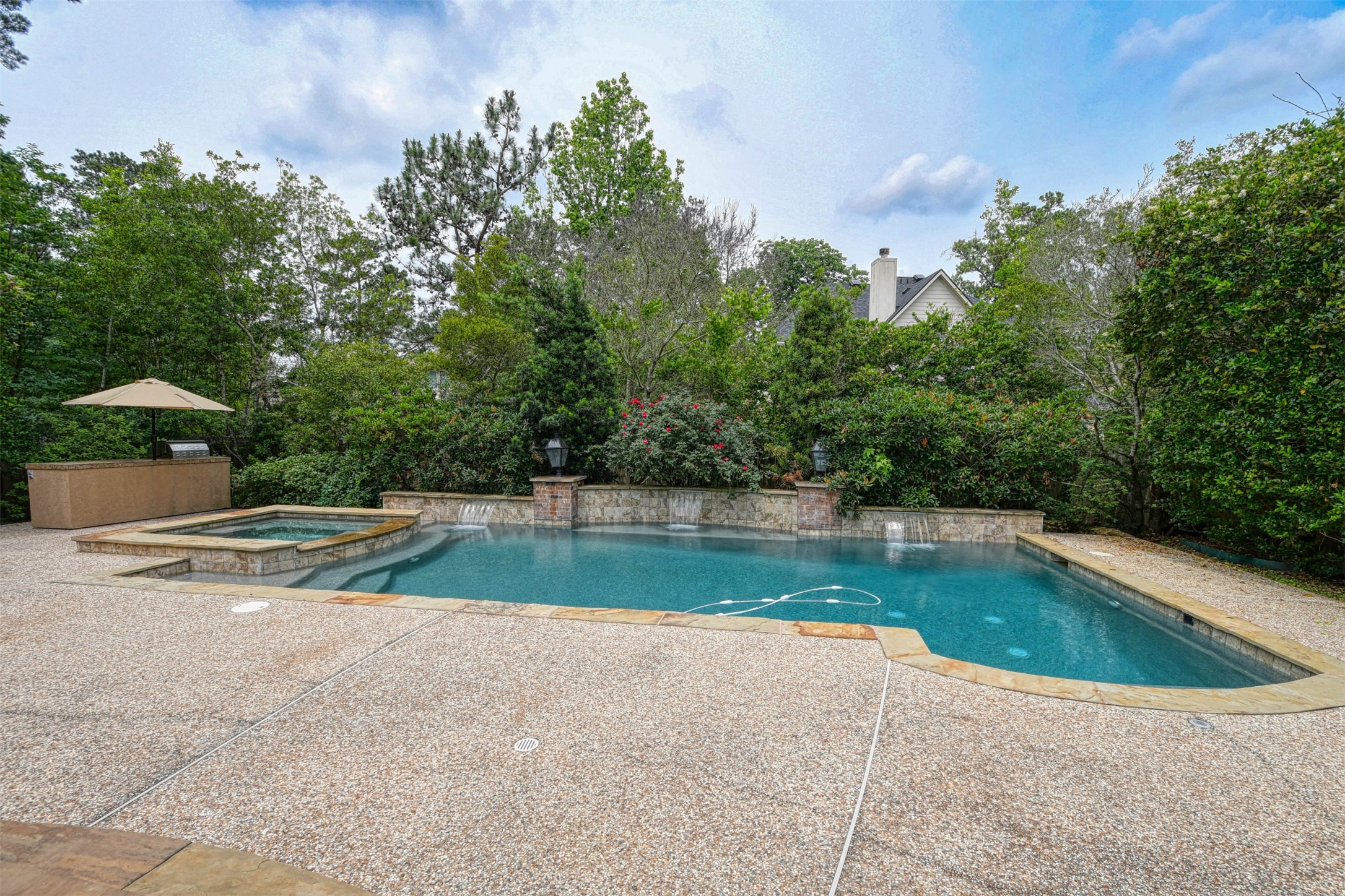 15 E Scribewood Circle, Montgomery, TX 77382