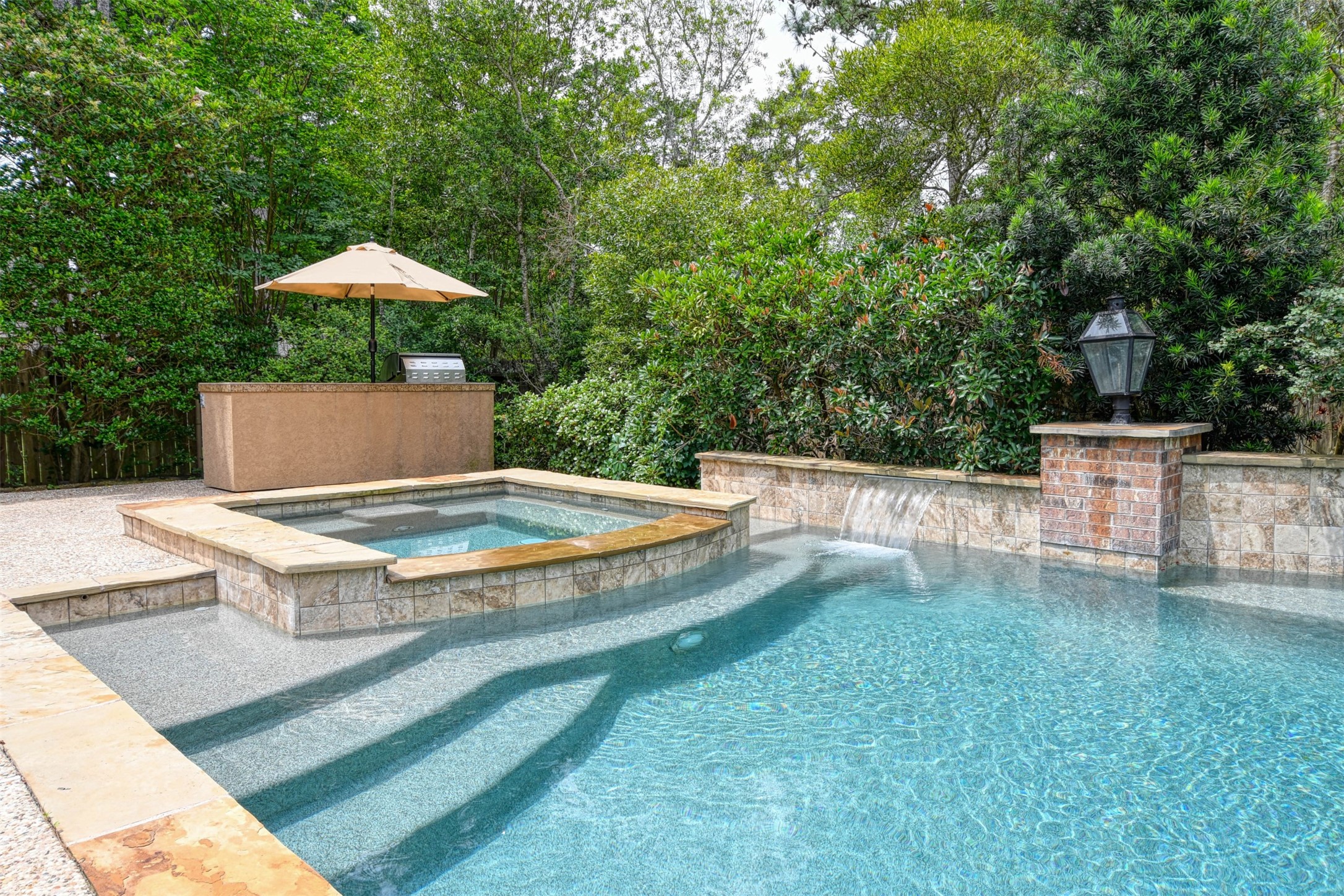 15 E Scribewood Circle, Montgomery, TX 77382