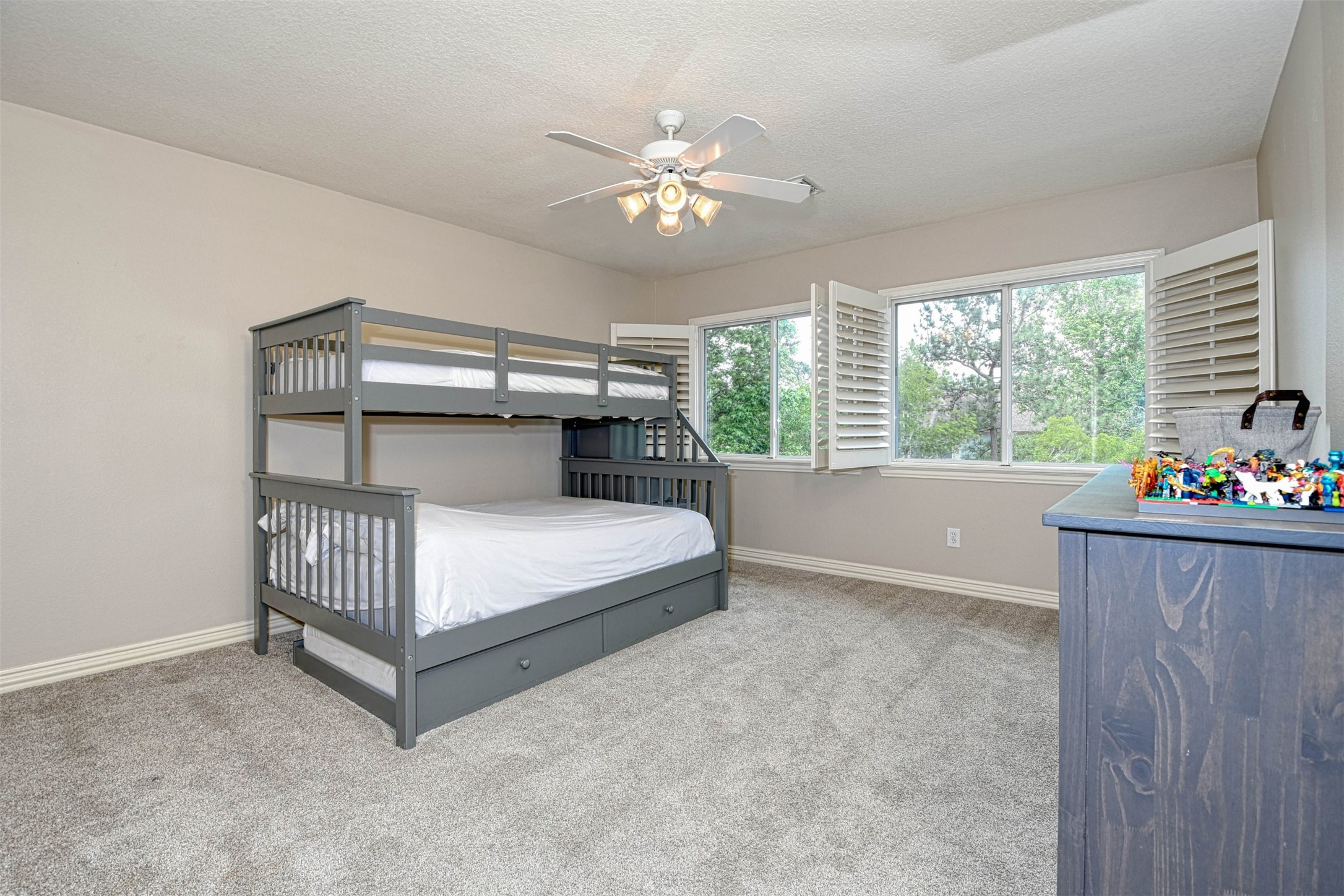 15 E Scribewood Circle, Montgomery, TX 77382