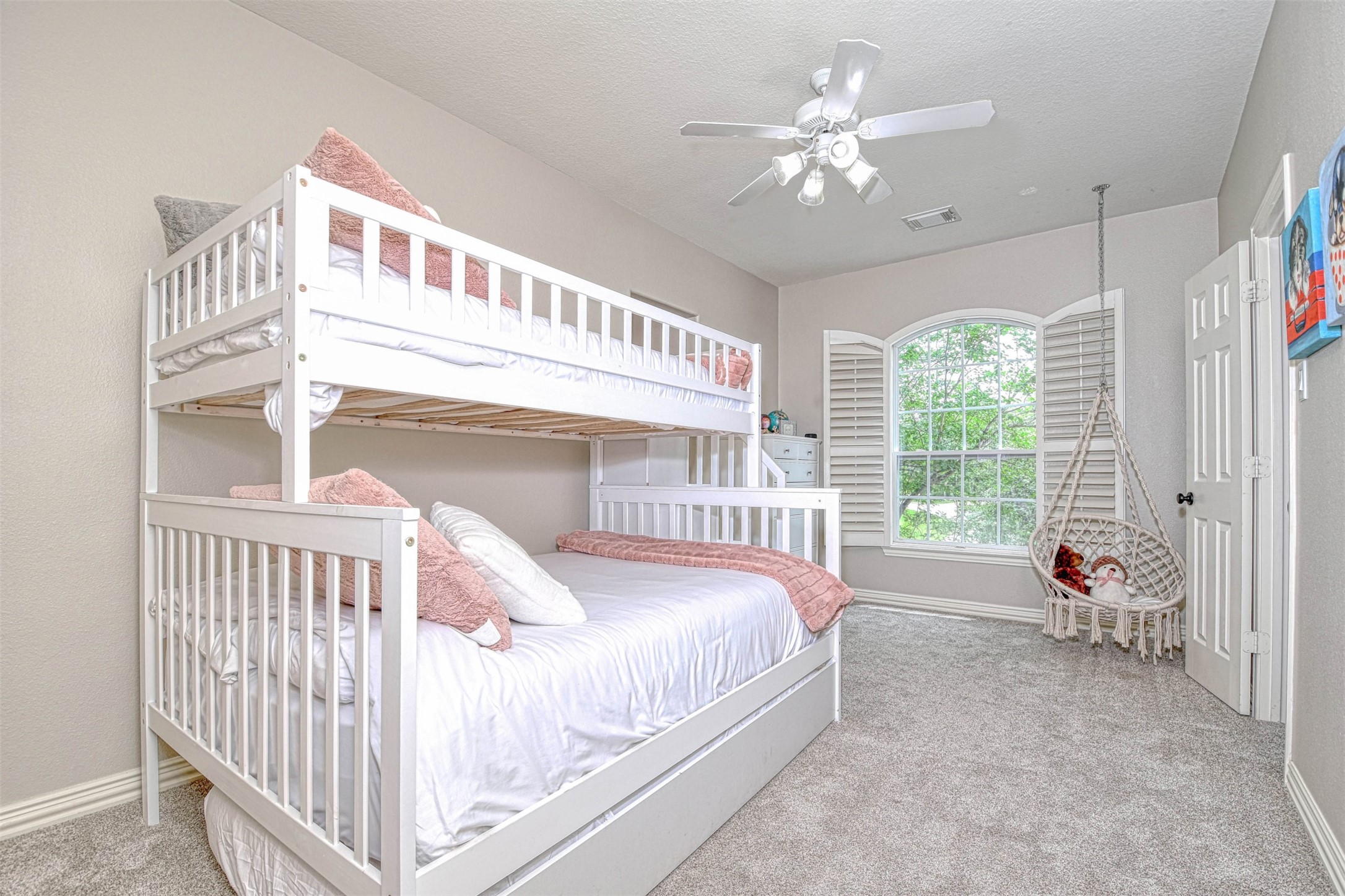 15 E Scribewood Circle, Montgomery, TX 77382
