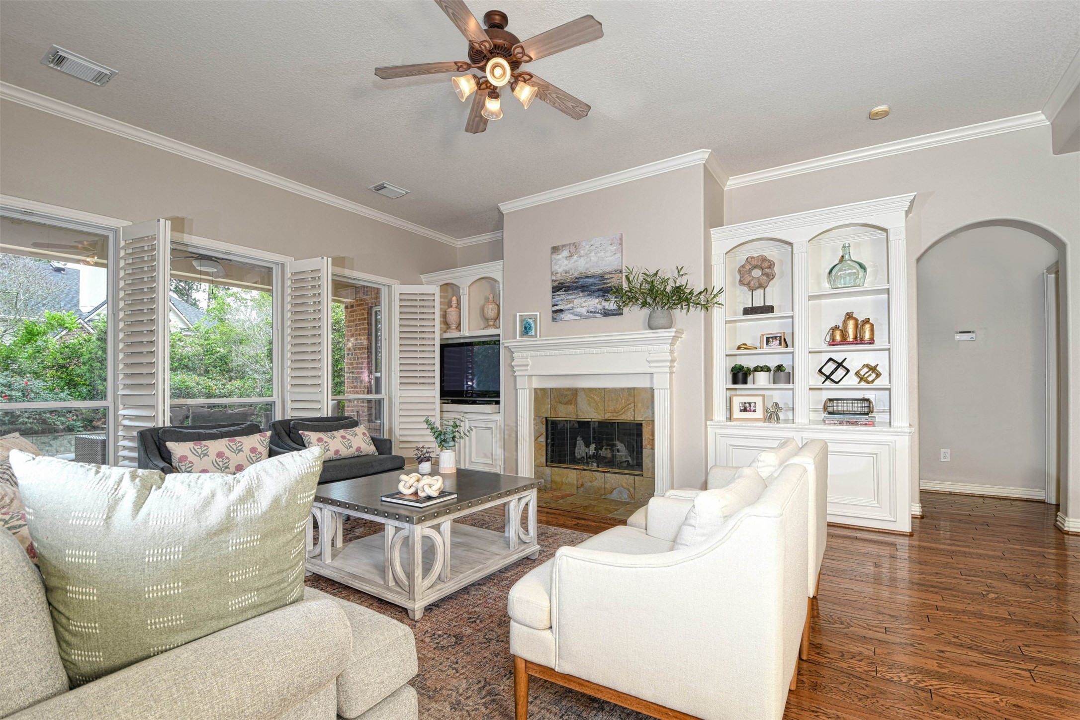 15 E Scribewood Circle, Montgomery, TX 77382