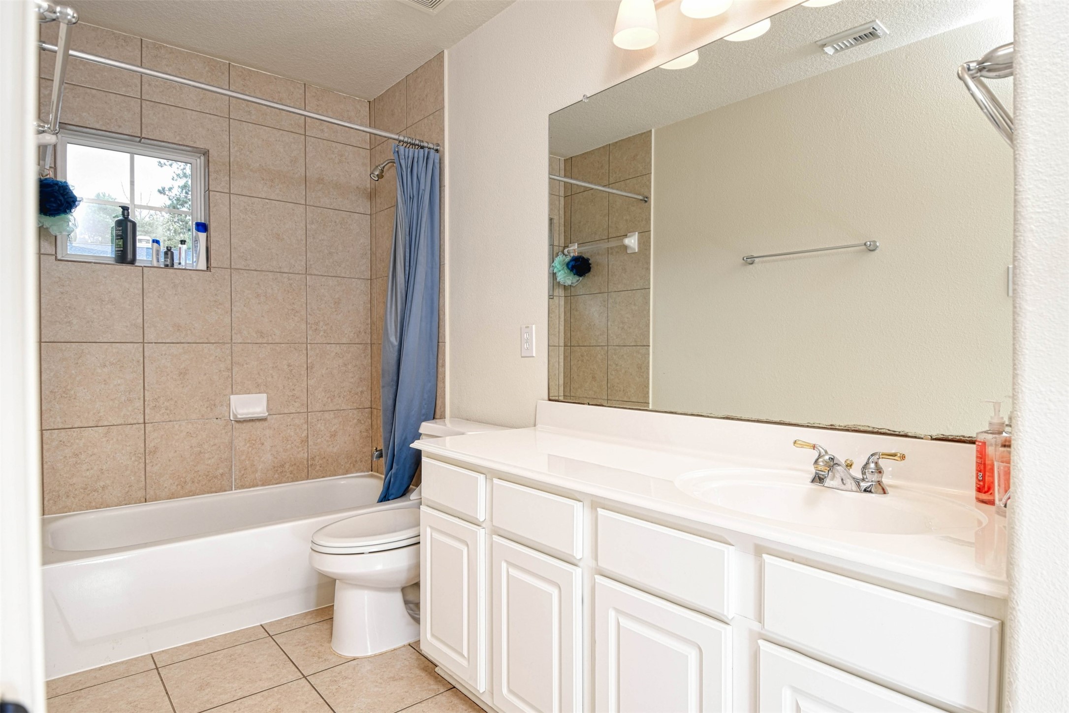 15 E Scribewood Circle, Montgomery, TX 77382