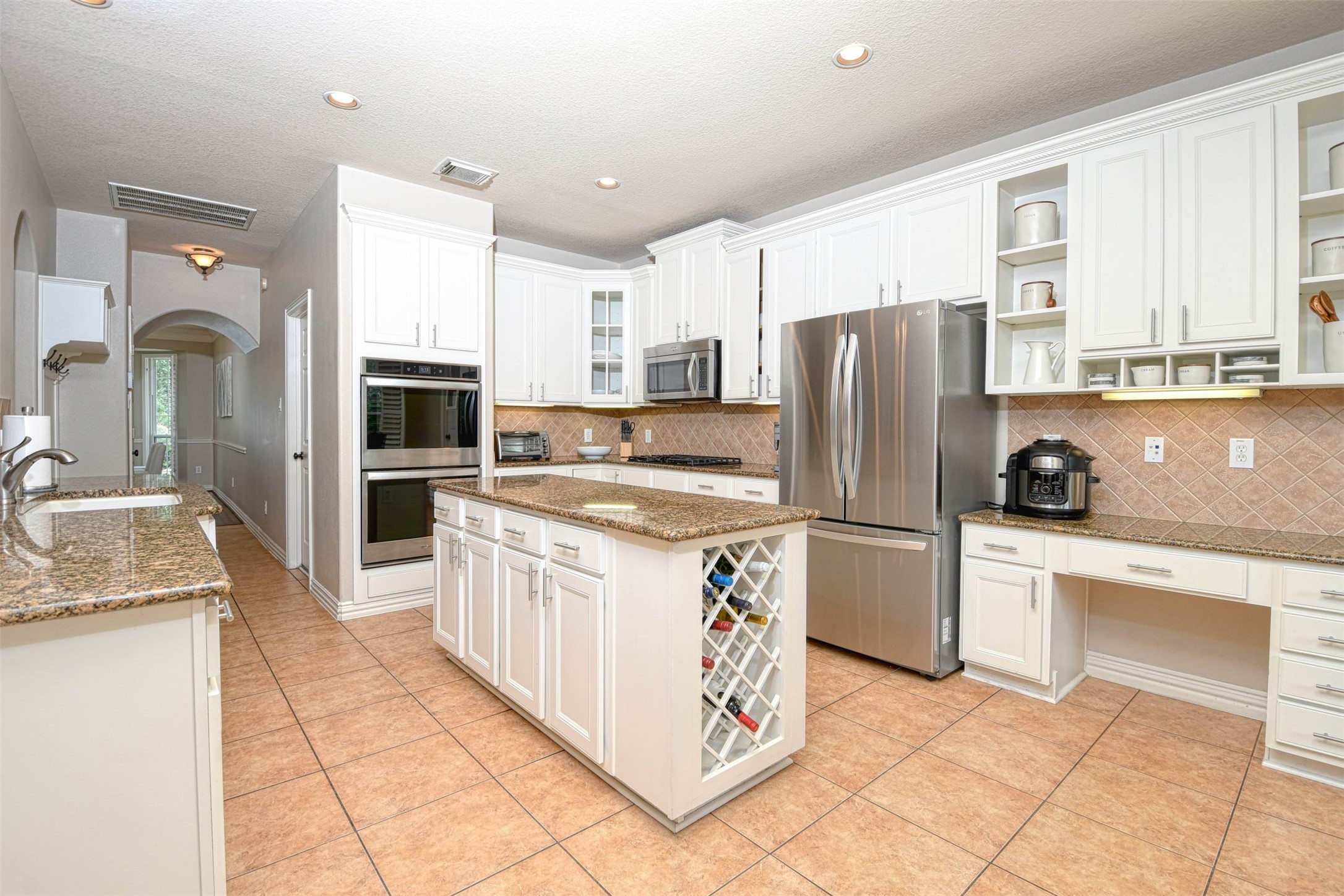15 E Scribewood Circle, Montgomery, TX 77382