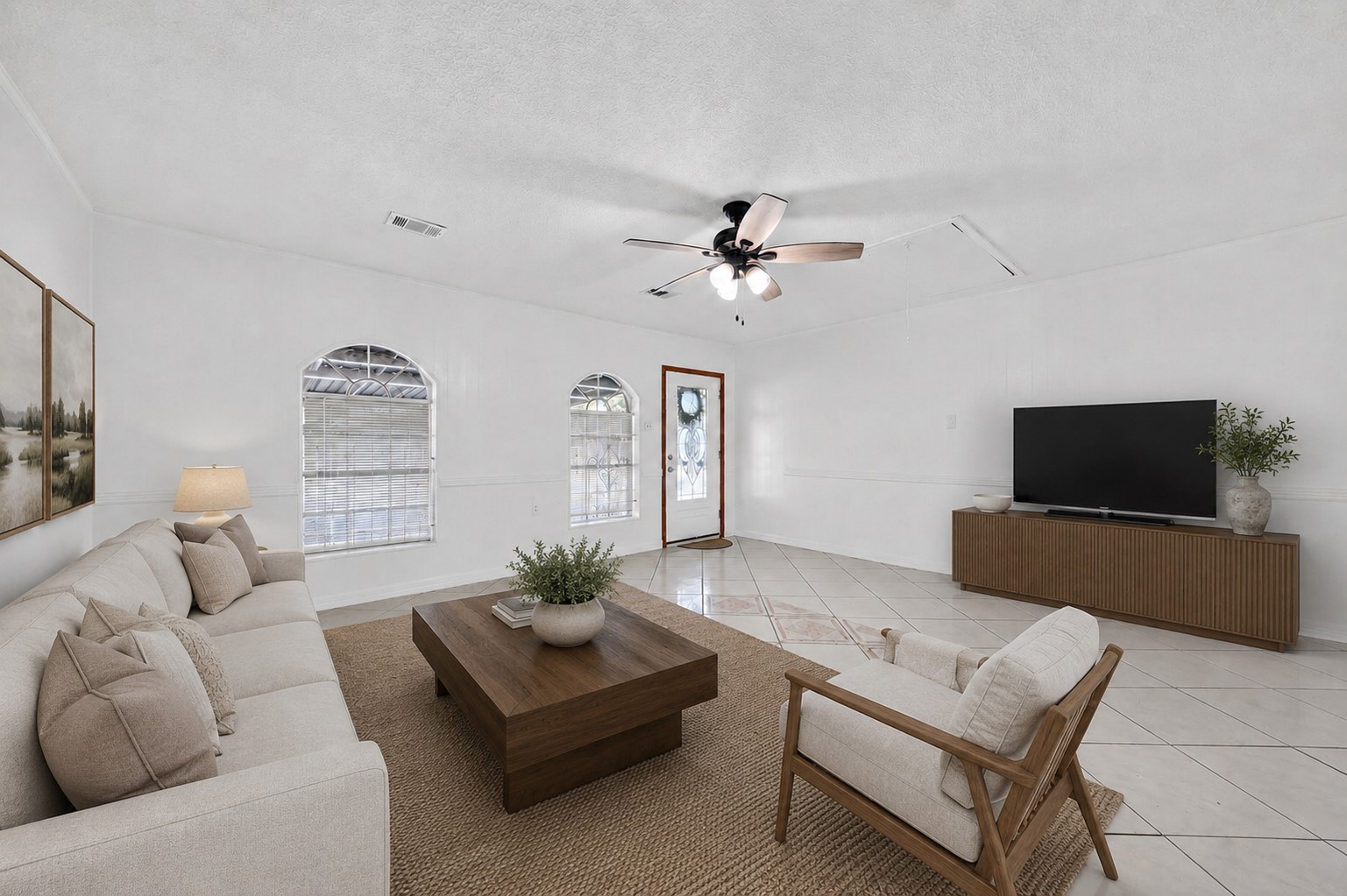 Bright living room with comfortable seating and an effortless everyday flow.