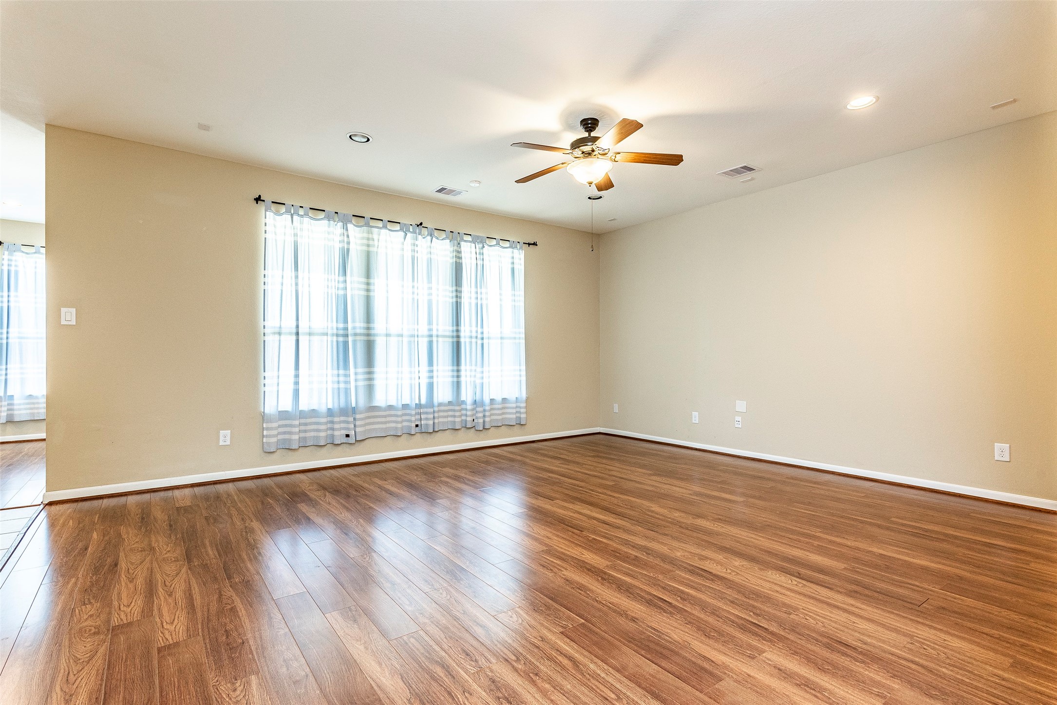 2833 Mezzomonte Lane, League City, TX 77573