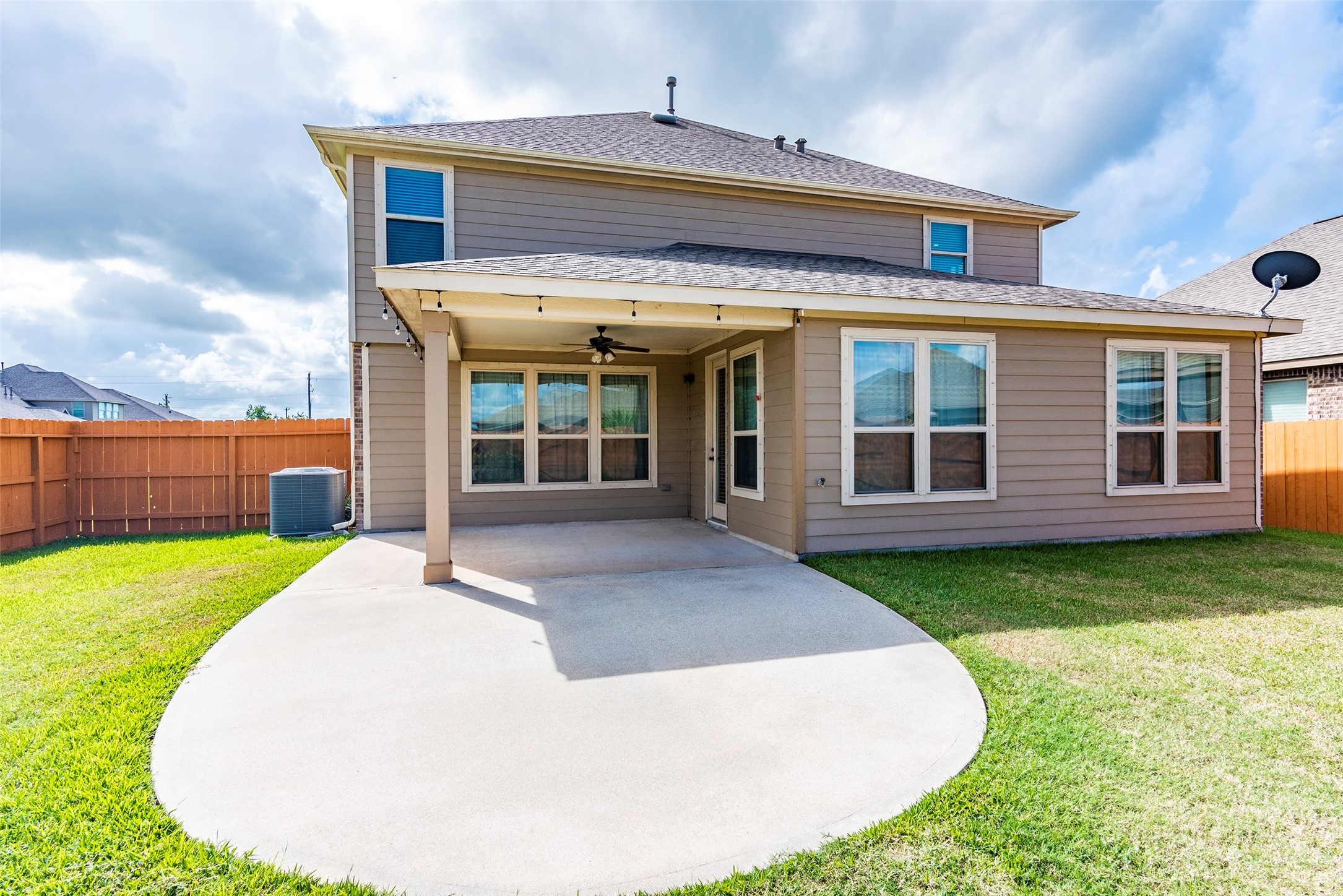 2833 Mezzomonte Lane, League City, TX 77573