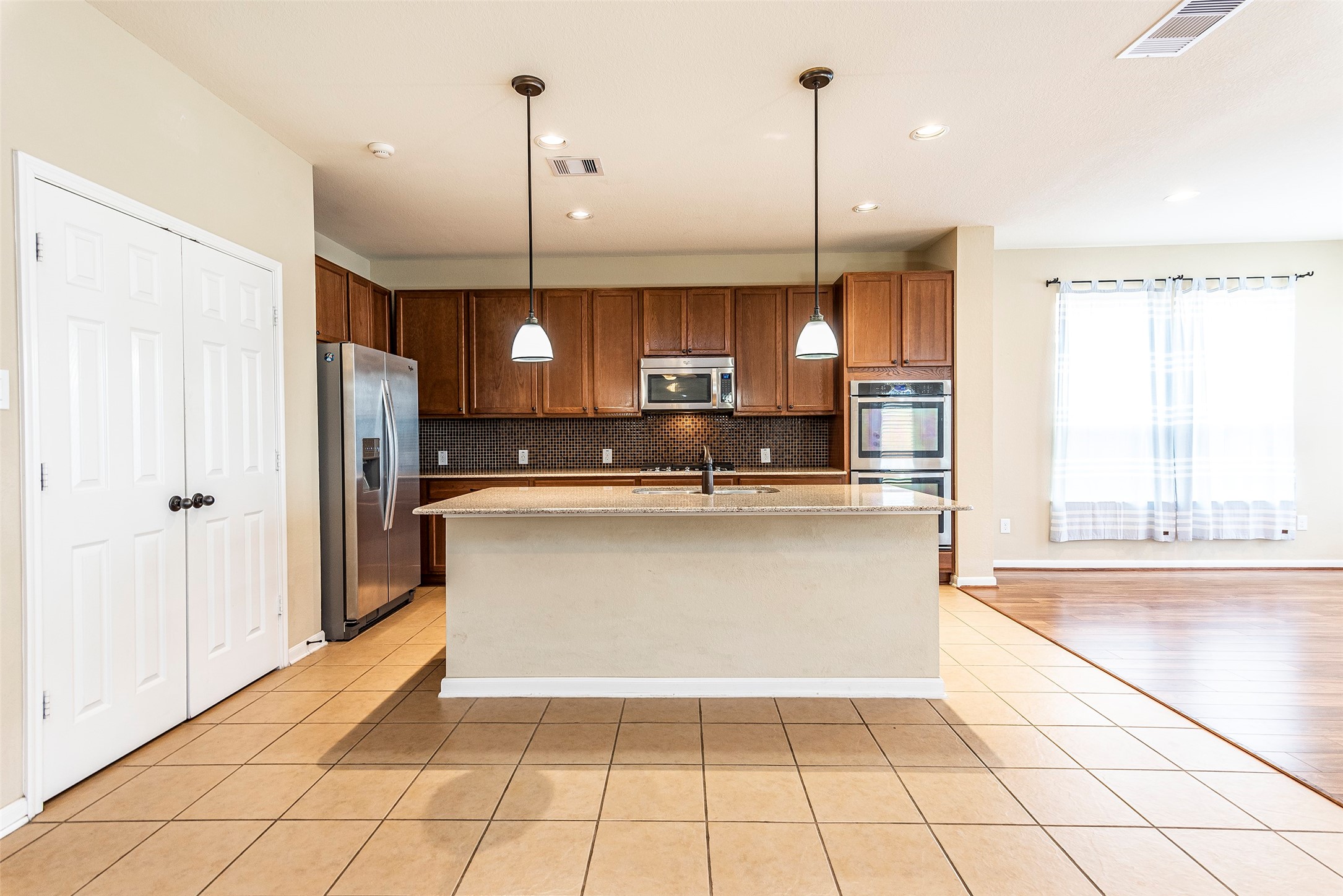 2833 Mezzomonte Lane, League City, TX 77573
